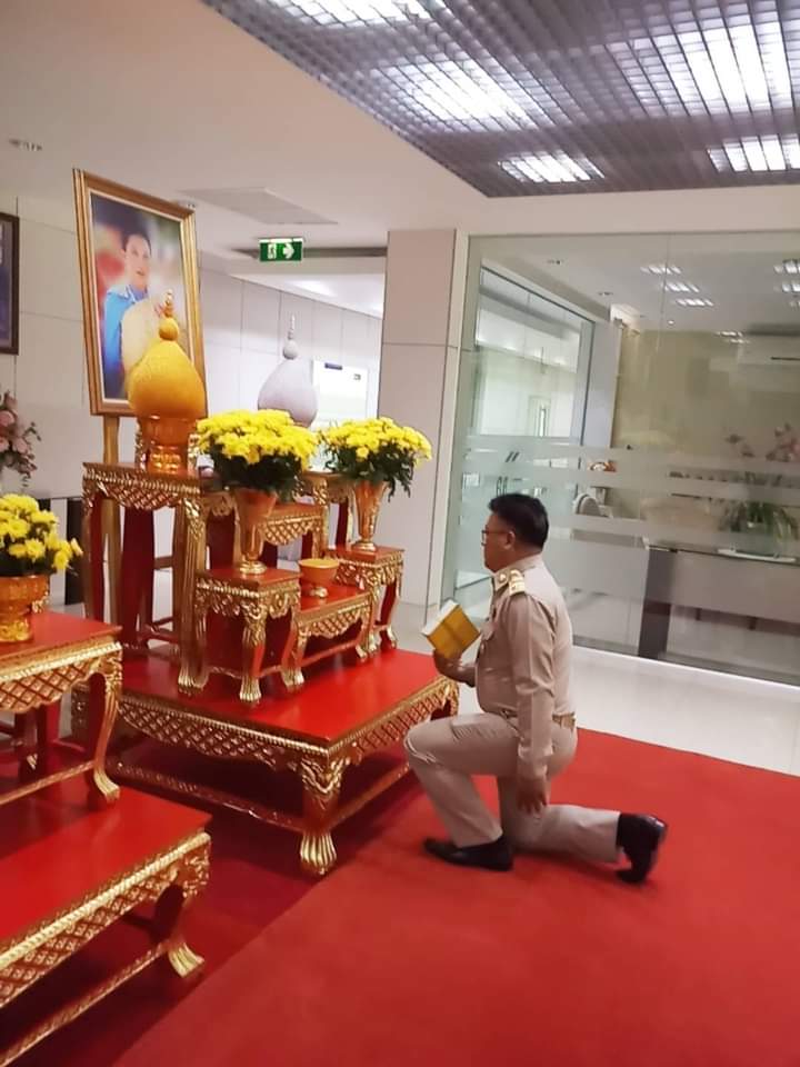 สำนักงานพัฒนาชุมชนจังหวัดระยอง เป็นผู้แทน เข้ารับพระราชทานหนังสือ “เรื่องเล่าชาวคชานุรักษ์”