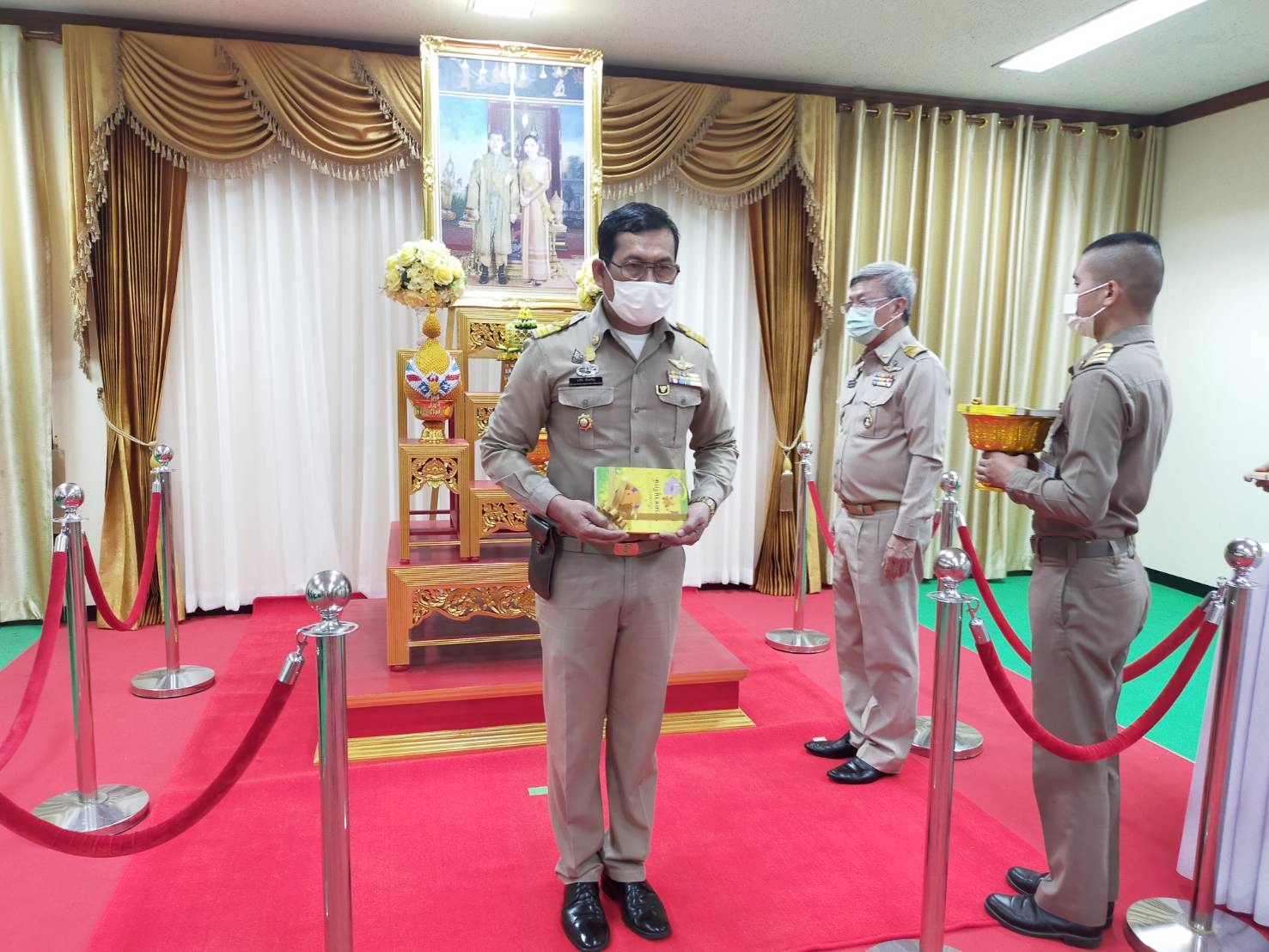 พช.ระยอง จัดพิธีการรับพระราชทานหนังสือ “เรื่องเล่าชาวคชานุรักษ์” เนื่องในโอกาสโครงการพัชรสุธาคชานุรักษ์ได้ดำเนินการมาครบ 1 ปี ?