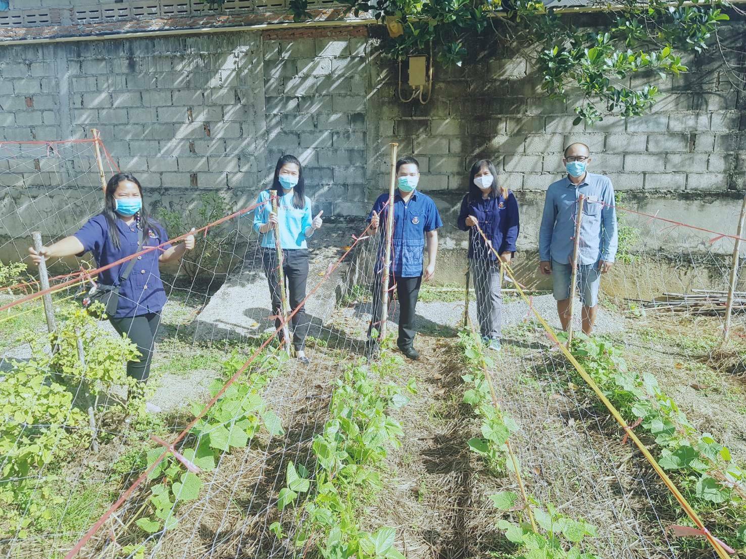 “พช.ระยอง” ร่วมกับเรือนจำกลางระยอง ติดตาม สนับสนุน เสริมกำลังใจแก่ผู้พ้นโทษ ซึ่งผ่านการฝึกอบรมโครงการพระราชทานในพระบาทสมเด็จพระวชิรเกล้าเจ้าอยู่หัว  “โคกหนองนาแห่งน้ำใจและความหวัง กรมราชทัณฑ์” ในพื้นที่อำเภอแกลงและเขาชะเมา?