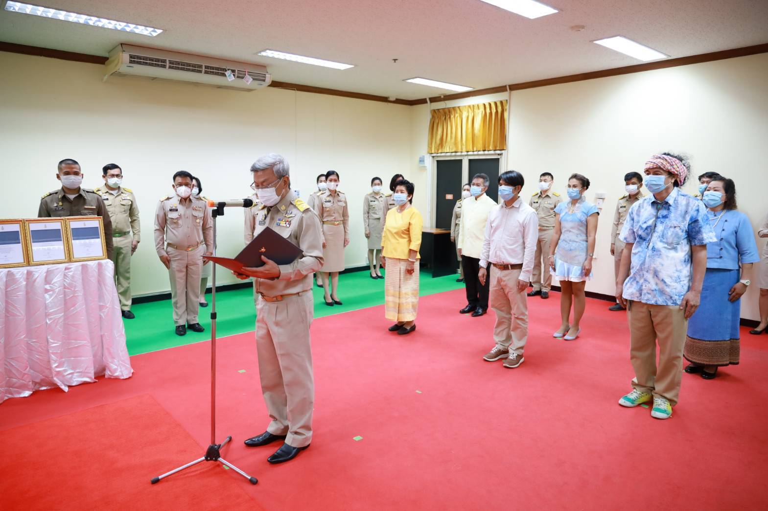 “พช.ระยอง”จัดพิธีลงนามถวายพระพรชัยมงคล และพิธีรับมอบแบบลายผ้า “ผ้ามัดหมี่ลายขอเจ้าฟ้าสิริวัณณวรีฯ” เนื่องในโอกาสวันคล้ายวันประสูติ สมเด็จพระเจ้าลูกเธอ เจ้าฟ้าสิริวัณณวรี นารีรัตนราชกัญญา”