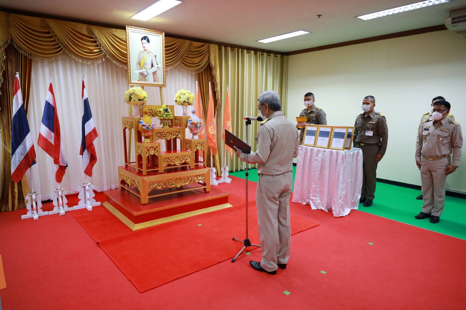 “พช.ระยอง”จัดพิธีลงนามถวายพระพรชัยมงคล และพิธีรับมอบแบบลายผ้า “ผ้ามัดหมี่ลายขอเจ้าฟ้าสิริวัณณวรีฯ” เนื่องในโอกาสวันคล้ายวันประสูติ สมเด็จพระเจ้าลูกเธอ เจ้าฟ้าสิริวัณณวรี นารีรัตนราชกัญญา”