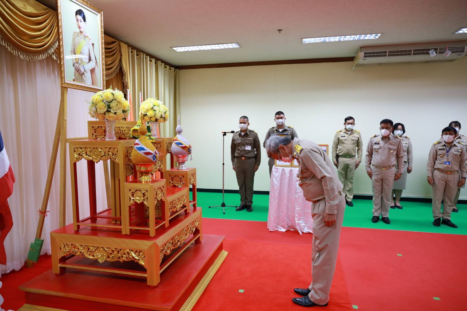 “พช.ระยอง”จัดพิธีลงนามถวายพระพรชัยมงคล และพิธีรับมอบแบบลายผ้า “ผ้ามัดหมี่ลายขอเจ้าฟ้าสิริวัณณวรีฯ” เนื่องในโอกาสวันคล้ายวันประสูติ สมเด็จพระเจ้าลูกเธอ เจ้าฟ้าสิริวัณณวรี นารีรัตนราชกัญญา”