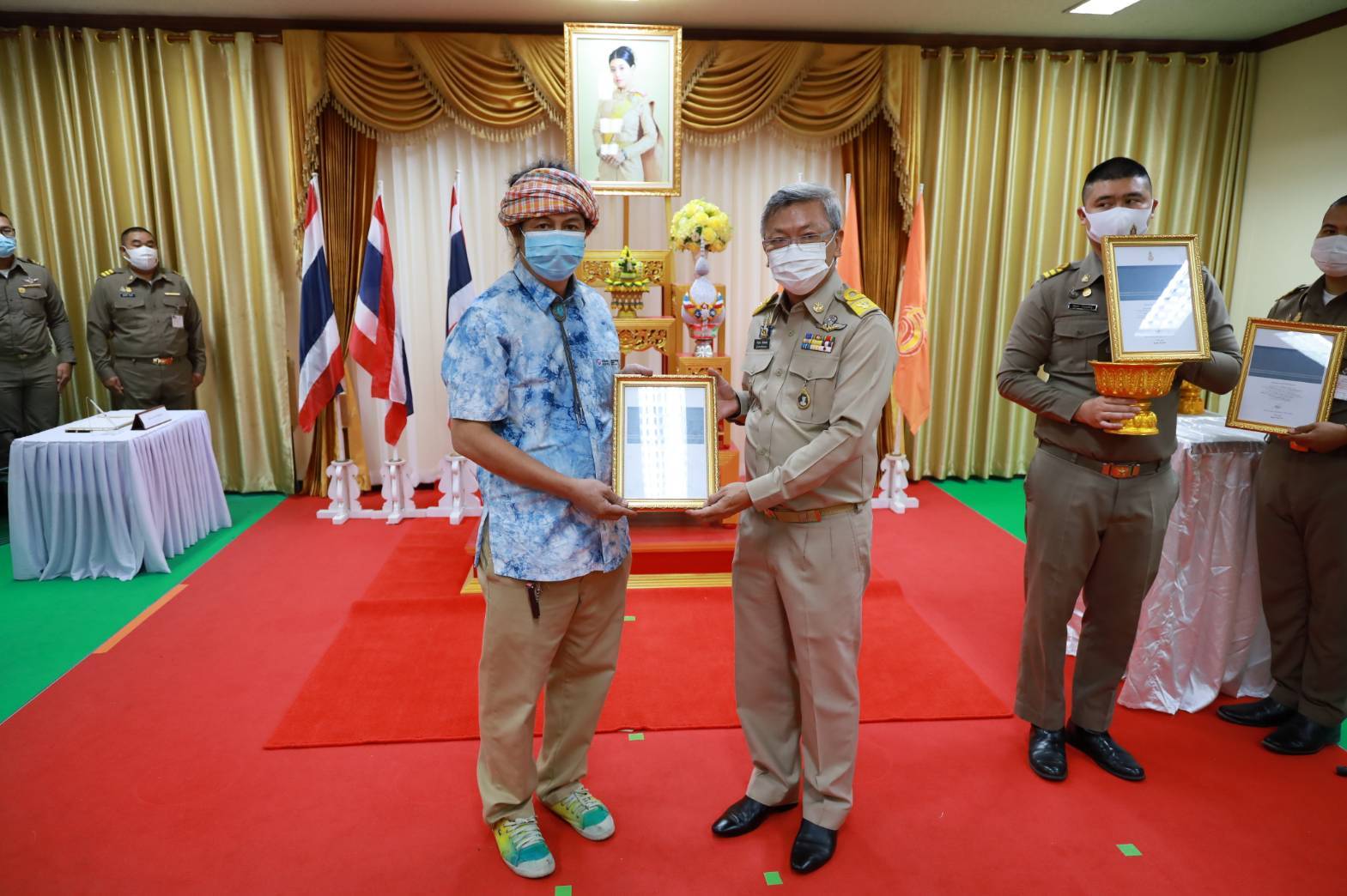 “พช.ระยอง”จัดพิธีลงนามถวายพระพรชัยมงคล และพิธีรับมอบแบบลายผ้า “ผ้ามัดหมี่ลายขอเจ้าฟ้าสิริวัณณวรีฯ” เนื่องในโอกาสวันคล้ายวันประสูติ สมเด็จพระเจ้าลูกเธอ เจ้าฟ้าสิริวัณณวรี นารีรัตนราชกัญญา”