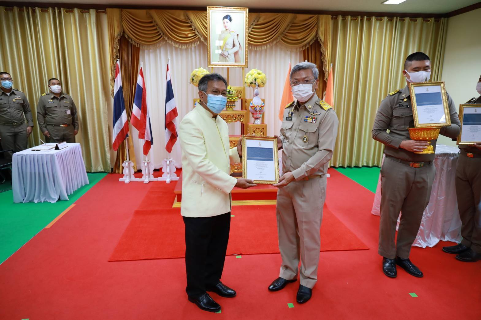 “พช.ระยอง”จัดพิธีลงนามถวายพระพรชัยมงคล และพิธีรับมอบแบบลายผ้า “ผ้ามัดหมี่ลายขอเจ้าฟ้าสิริวัณณวรีฯ” เนื่องในโอกาสวันคล้ายวันประสูติ สมเด็จพระเจ้าลูกเธอ เจ้าฟ้าสิริวัณณวรี นารีรัตนราชกัญญา”