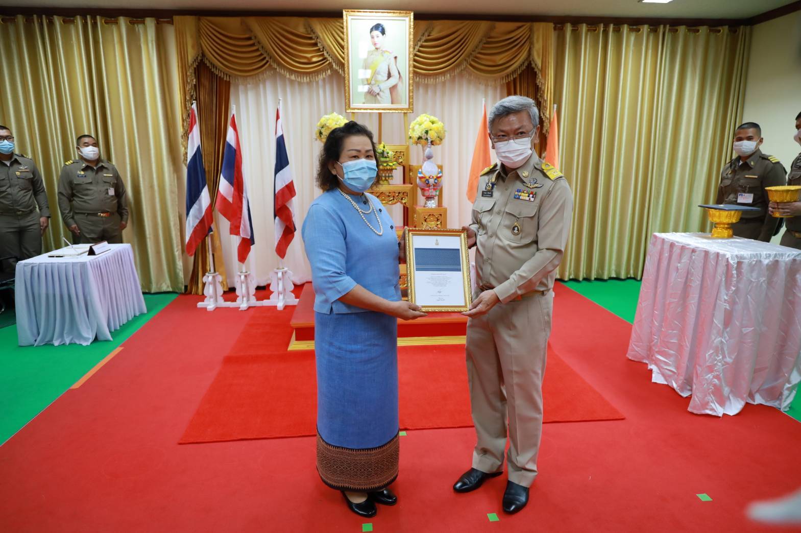 “พช.ระยอง”จัดพิธีลงนามถวายพระพรชัยมงคล และพิธีรับมอบแบบลายผ้า “ผ้ามัดหมี่ลายขอเจ้าฟ้าสิริวัณณวรีฯ” เนื่องในโอกาสวันคล้ายวันประสูติ สมเด็จพระเจ้าลูกเธอ เจ้าฟ้าสิริวัณณวรี นารีรัตนราชกัญญา”