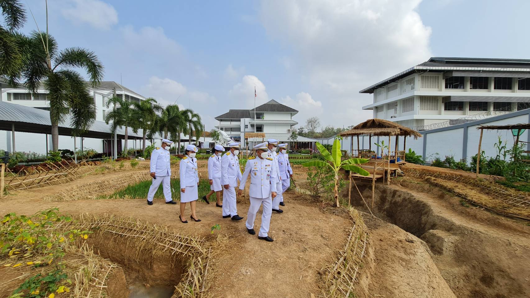 “พช.ระยอง” ร่วมเป็นเกียรติพิธีปิดโครงการพระราชทานในพระบาทสมเด็จพระวชิรเกล้าเจ้าอยู่หัว โคกหนองนาแห่งน้ำใจและความหวัง กรมราชทัณฑ์ รุ่นที่ 2/2   ?