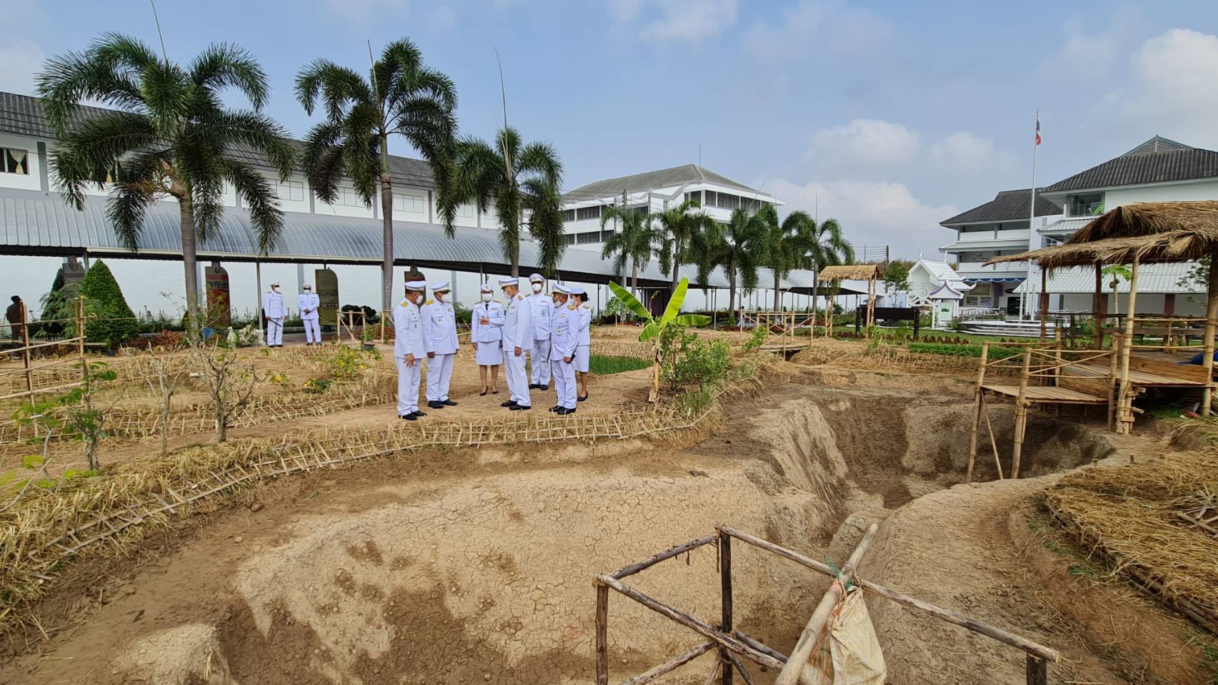 “พช.ระยอง” ร่วมเป็นเกียรติพิธีปิดโครงการพระราชทานในพระบาทสมเด็จพระวชิรเกล้าเจ้าอยู่หัว โคกหนองนาแห่งน้ำใจและความหวัง กรมราชทัณฑ์ รุ่นที่ 2/2   ?