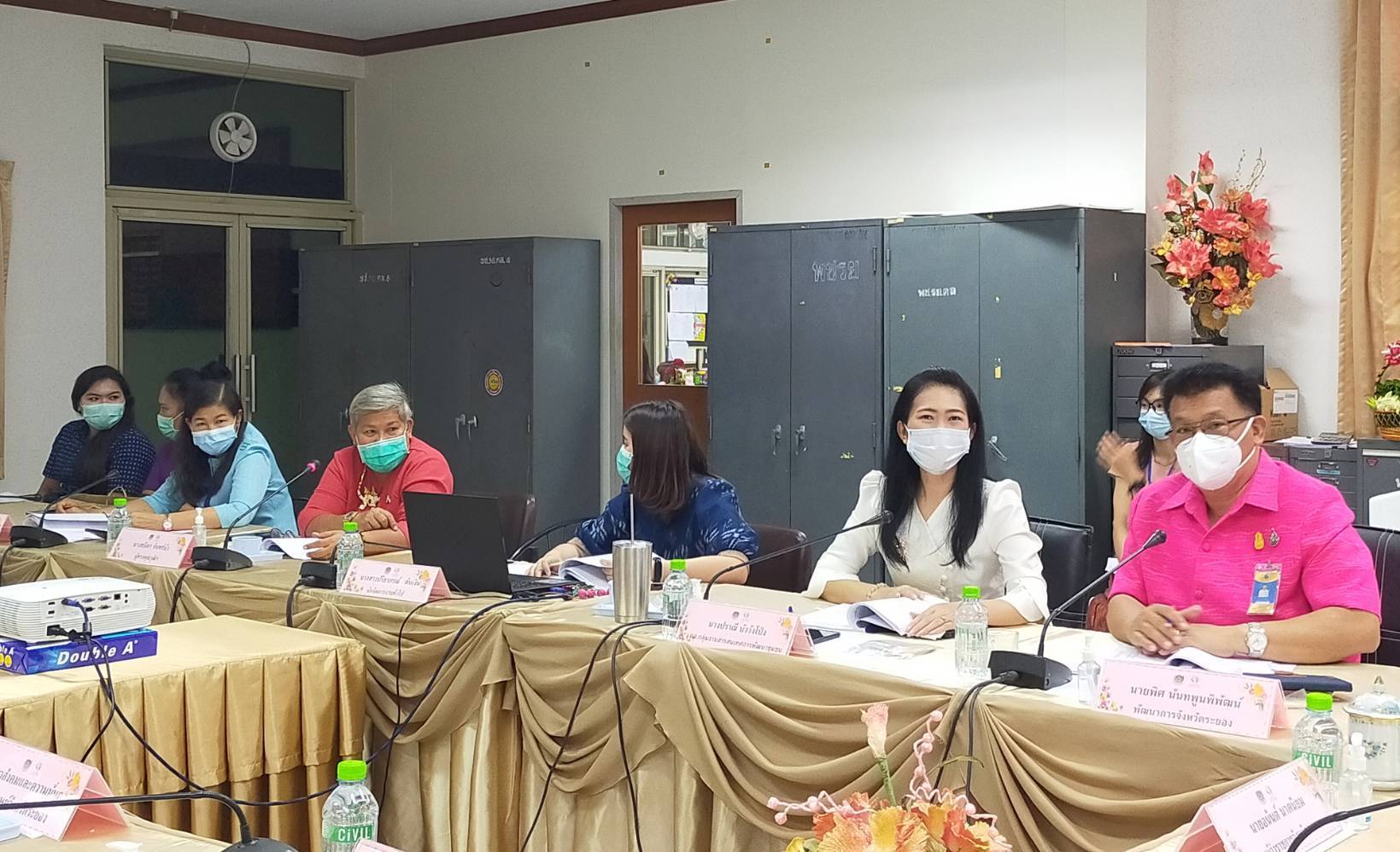 “พช.ระยอง” ประชุมคณะอนุกรรมการบริหารกองทุนพัฒนาบทบาทสตรีระดับจังหวัด ครั้งที่ 4 ปีงบประมาณ พ.ศ. 2564 ?