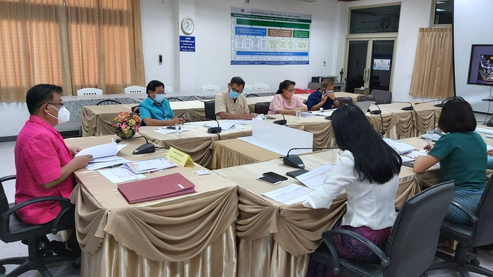 “พช.ระยอง” ร่วมรับฟังการฝึกอบรมเทคนิคการเขียนข่าว เพื่อเสริมสร้างภาพลักษณ์กรมการพัฒนาชุมชนผ่านระบบวีดีทัศน์ทางไกล (Video Conference)