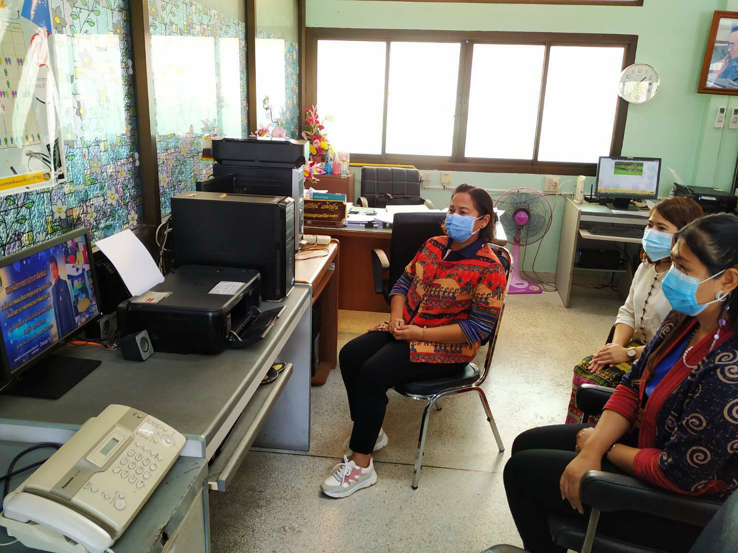 “พช.ระยอง” ร่วมรับฟังการฝึกอบรมเทคนิคการเขียนข่าว เพื่อเสริมสร้างภาพลักษณ์กรมการพัฒนาชุมชนผ่านระบบวีดีทัศน์ทางไกล (Video Conference)