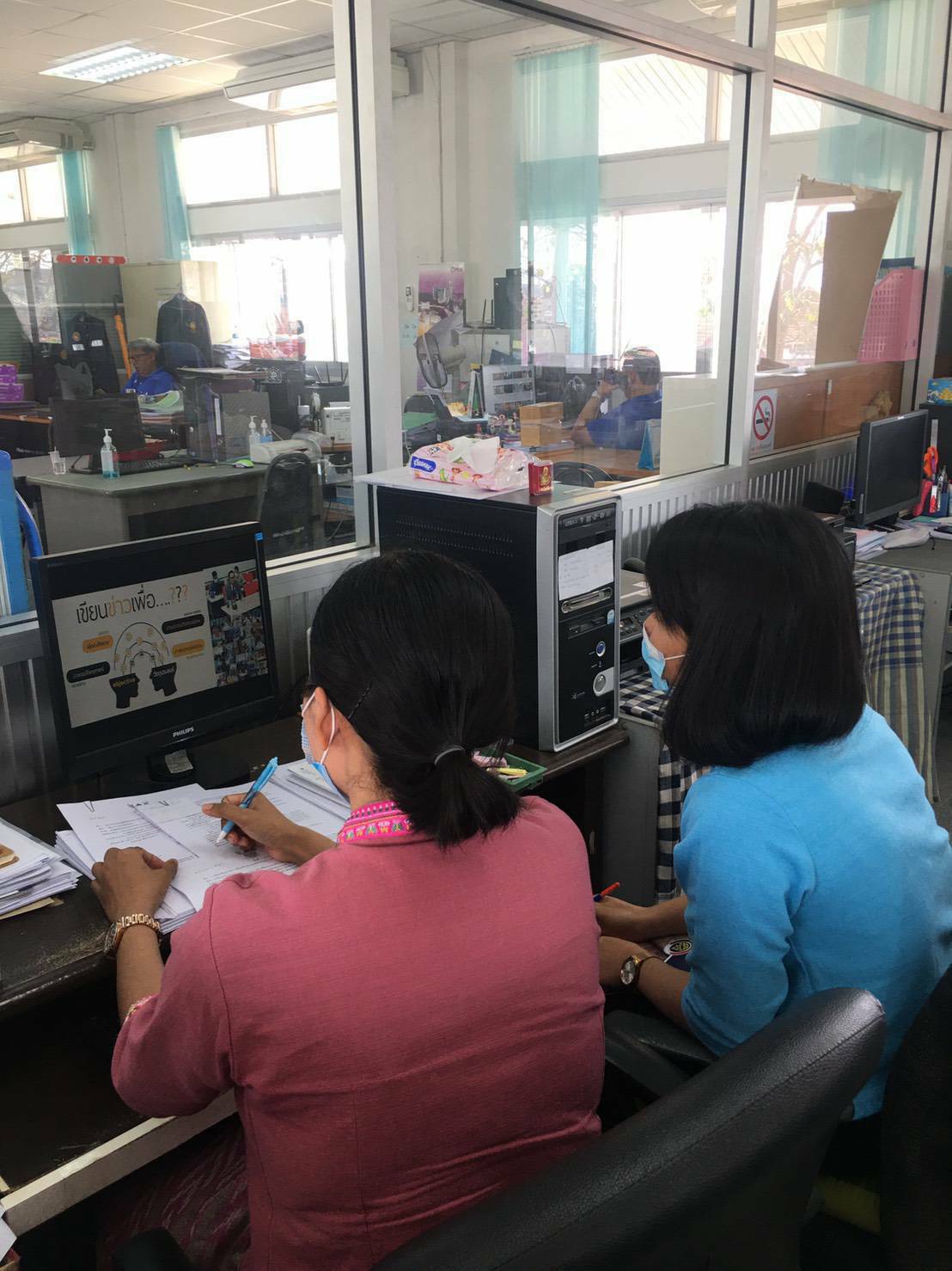 “พช.ระยอง” ร่วมรับฟังการฝึกอบรมเทคนิคการเขียนข่าว เพื่อเสริมสร้างภาพลักษณ์กรมการพัฒนาชุมชนผ่านระบบวีดีทัศน์ทางไกล (Video Conference)