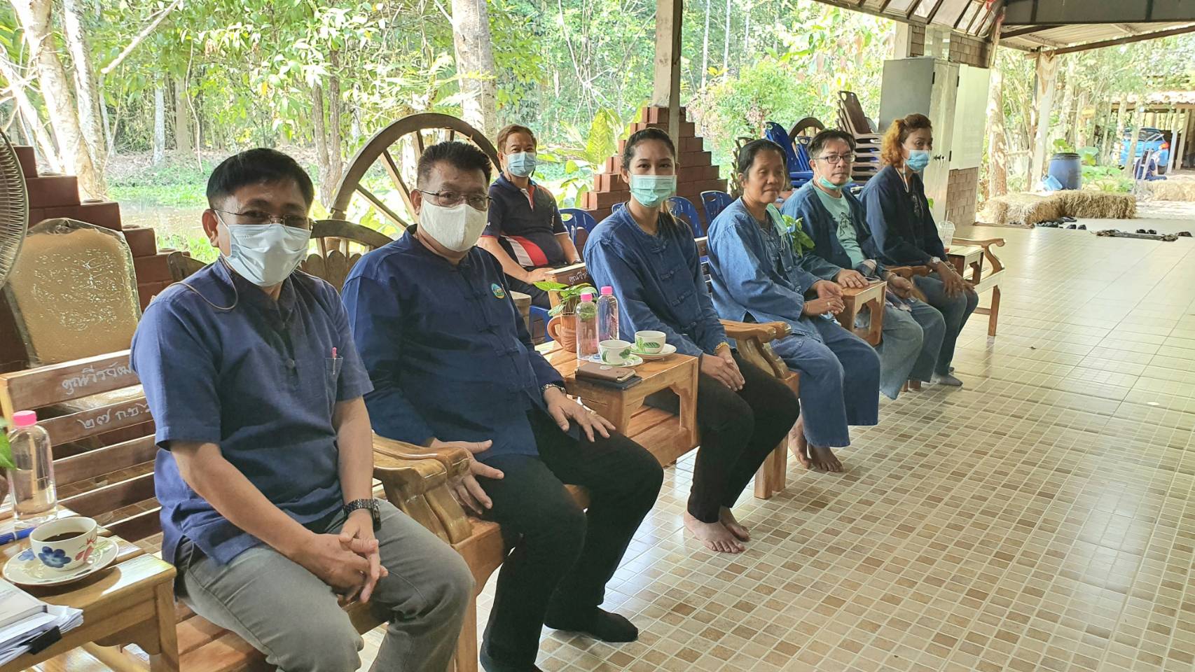 “พช.ระยอง” มอบใบประกาศวุฒิบัตรโครงการฝึกอบรมสร้างแกนนำขับเคลื่อนหมู่บ้านเศรษฐกิจพอเพียง