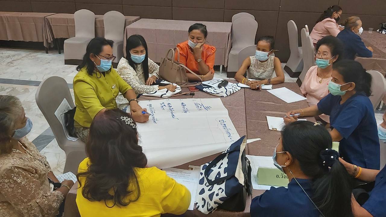 “พช.ระยอง” เพิ่มประสิทธิภาพแก่กลไกขับเคลื่อนกองทุนพัฒนาบทบาทสตรีระดับจังหวัด