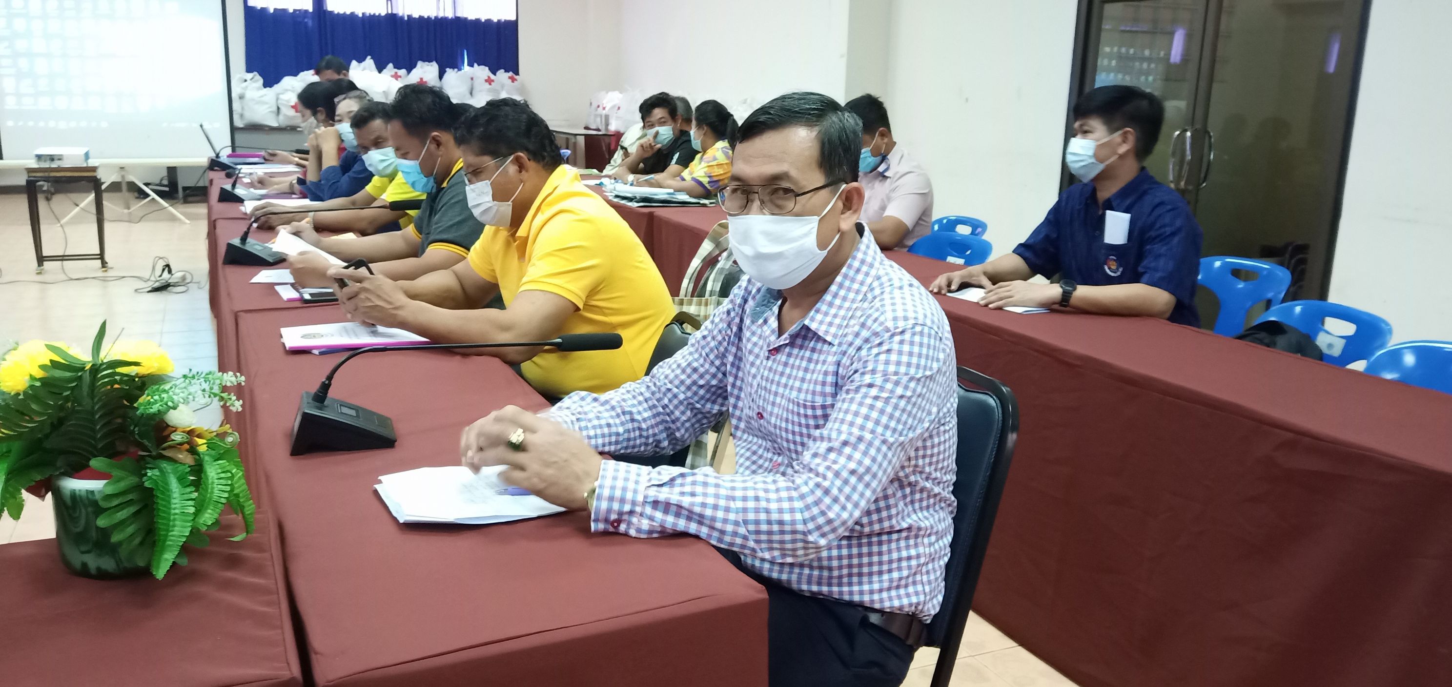 “พช.ระยอง”  สนับสนุนวิทยากรฝึกอบรมโครงการพัฒนาต่อยอดผลิตภัณฑ์กลุ่มอาชีพในหมู่บ้านที่ได้รับผลกระทบจากช้างป่า