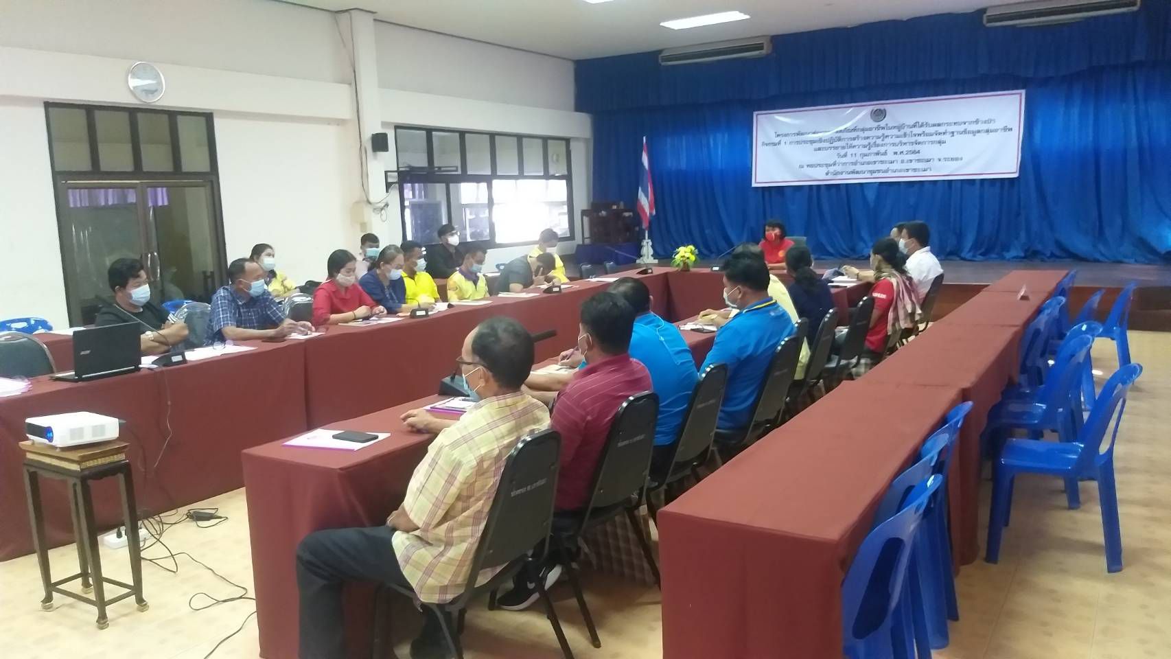 “พช.ระยอง”  สนับสนุนวิทยากรฝึกอบรมโครงการพัฒนาต่อยอดผลิตภัณฑ์กลุ่มอาชีพในหมู่บ้านที่ได้รับผลกระทบจากช้างป่า