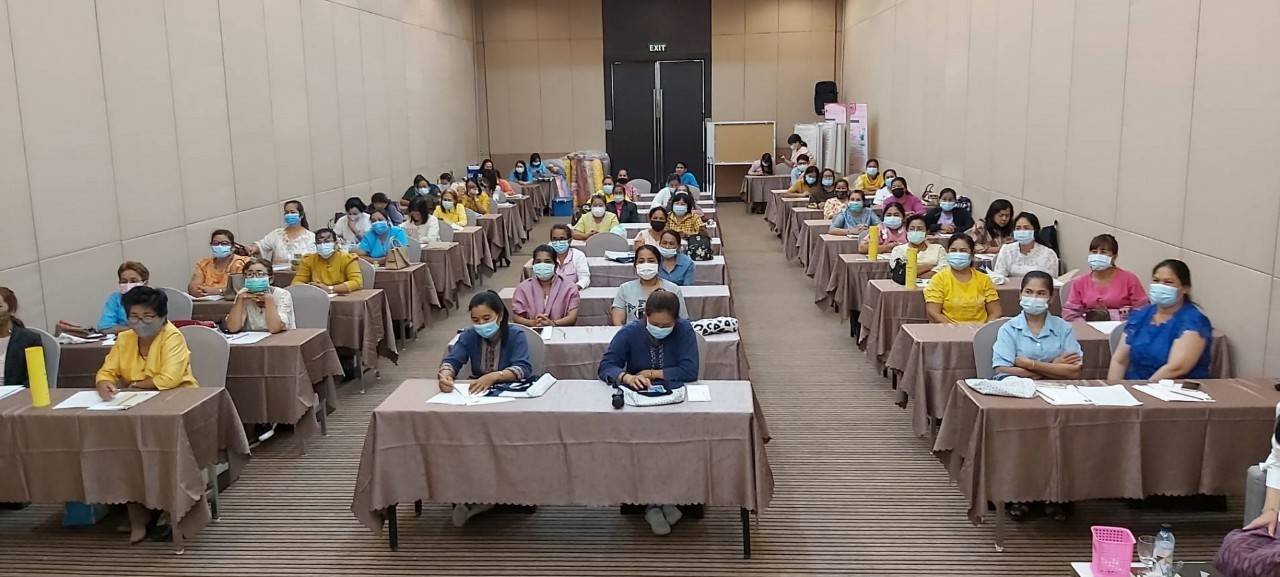 “พช.ระยอง” พัฒนาทักษะอาชีพแก่กลุ่มสมาชิกกองทุนพัฒนาบทบาทสตรี