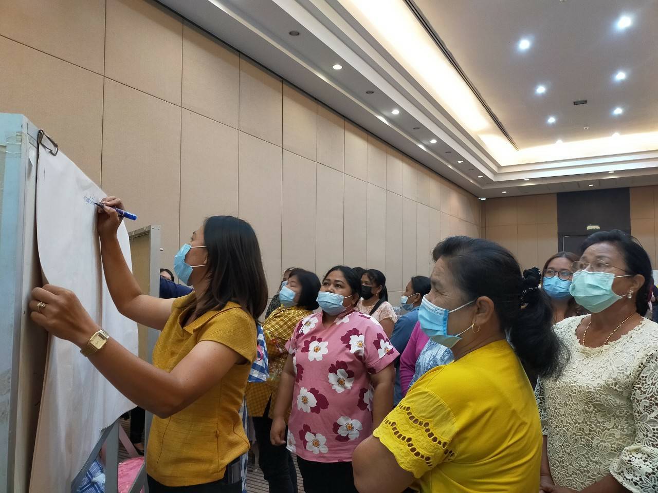 “พช.ระยอง” พัฒนาทักษะอาชีพแก่กลุ่มสมาชิกกองทุนพัฒนาบทบาทสตรี