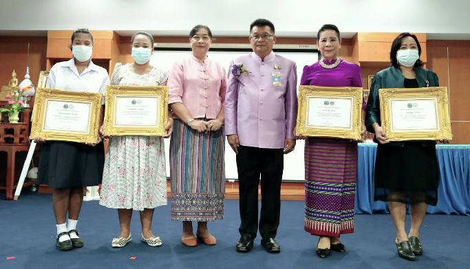 พช.ระยอง “เสริมพลังสตรีและเด็กหญิงสู่ความเสมอภาค ร่วมตัดสินใจ ไร้ความรุนแรง” เนื่องในวันสตรีสากล 8 มีนาคม 2564