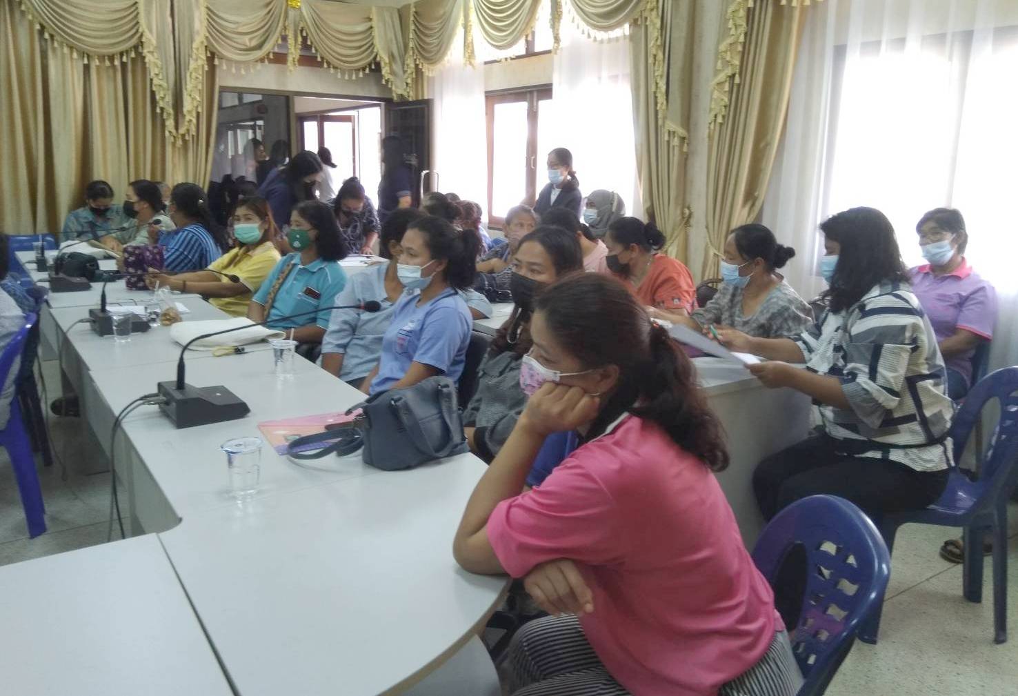 “พช.ระยอง” ลงพื้นที่ติดตามสนับสนุนการดำเนินงานกองทุนพัฒนาบทบาทสตรีในพื้นที่อำเภอวังจันทร์ จังหวัดระยอง