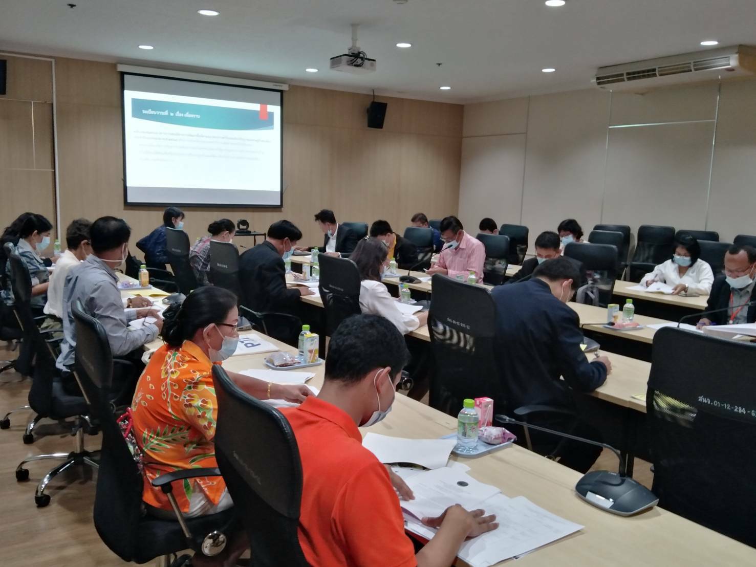 “พช.ระยอง” ร่วมประชุมพิจารณาโครงการพัฒนาพื้นที่ตามแนวพระราชดำริและหลักปรัชญาของเศรษฐกิจพอเพียง ประจำปีงบประมาณ พ.ศ. 2564