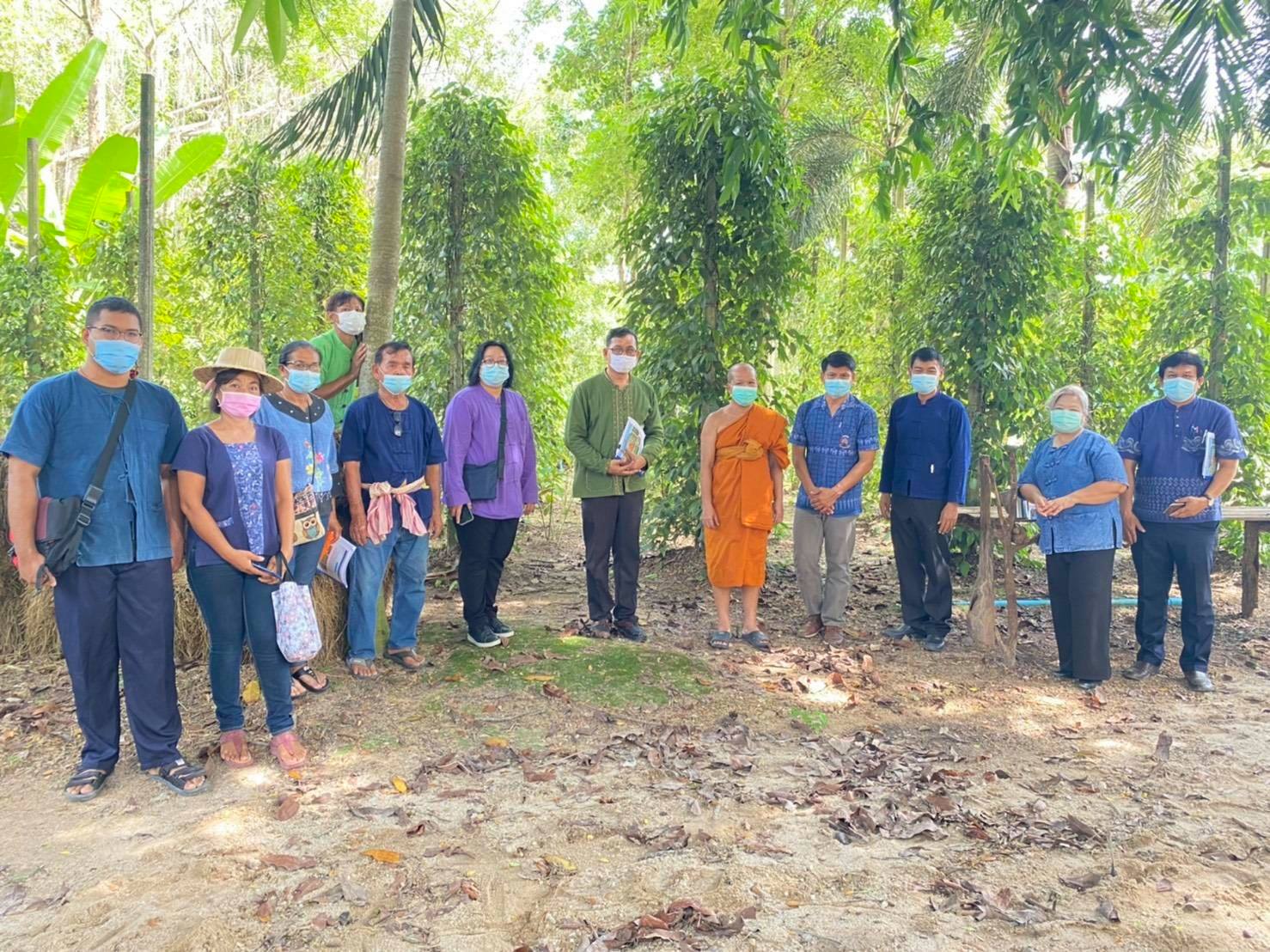 “พช.ระยอง” คัดเลือกบุคคลต้นแบบและเชิดชูเกียรติ การขับเคลื่อนการน้อมนำแนวพระราชดำริของสมเด็จพระกนิษฐาธิราชเจ้า กรมสมเด็จพระเทพรัตนราชสุดาฯ สยามบรมราชกุมารี สร้างความมั่นคงทางอาหาร สู่ปฏิบัติการ 90 วัน ปลูกผักสวนครัวเพื่อสร้างความมั่นคงทางอาหาร รอบ 2 จังหวัดระยอง