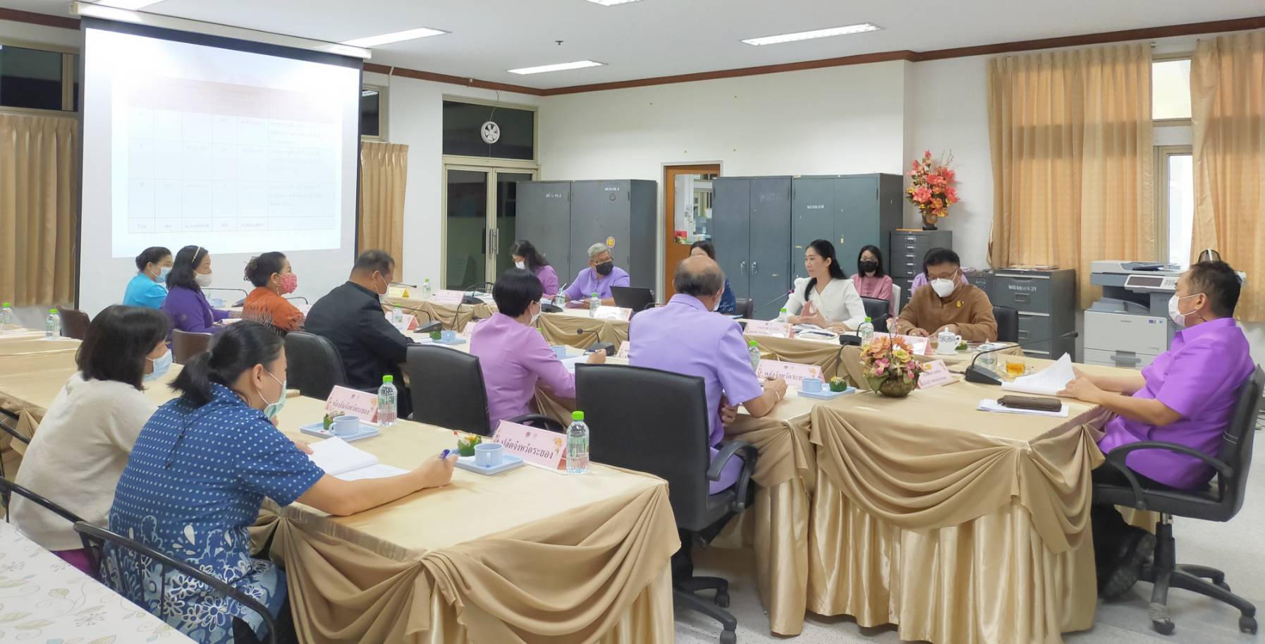 “พช.ระยอง” ประชุมคณะอนุกรรมการบริหารกองทุนพัฒนาบทบาทสตรีระดับจังหวัด ครั้งที่ 6 ประจำปีงบประมาณ พ.ศ. 2564 ?