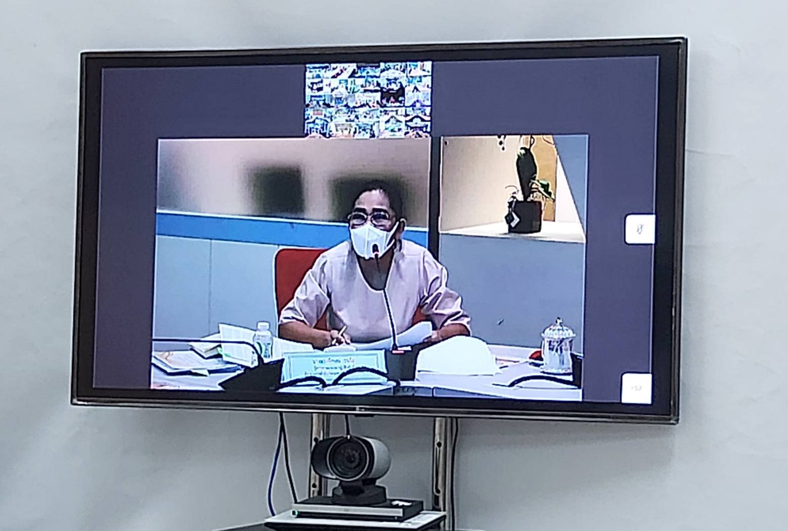 “พจ.ระยอง” ร่วมประชุมชี้แจง เร่งรัด กำกับ ติดตาม การดำเนินงานกองทุนพัฒนาบทบาทสตรี ครั้งที่ 4/2564 ผ่านระบบ Video Conference