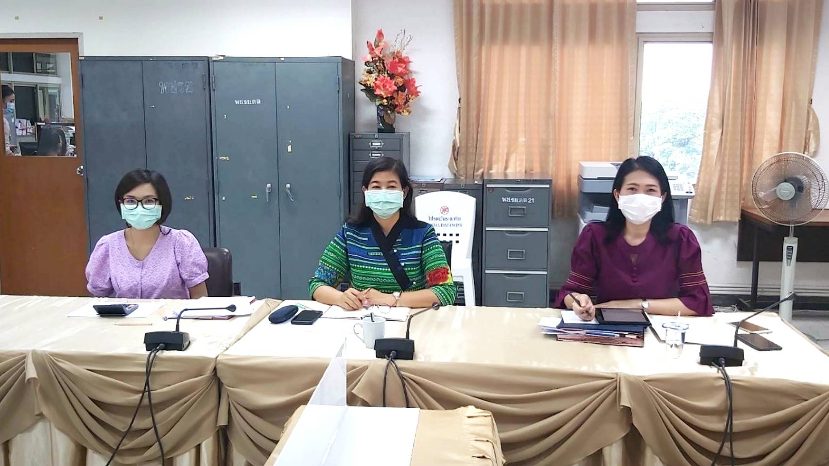 “พช.ระยอง” ร่วมประชุมการพัฒนาบุคลากรให้มีประสิทธิภาพในการบริหารงานกองทุนพัฒนาบทบาทสตรี ผ่านระบบวีดิทัศน์ทางไกล (Video Conference)