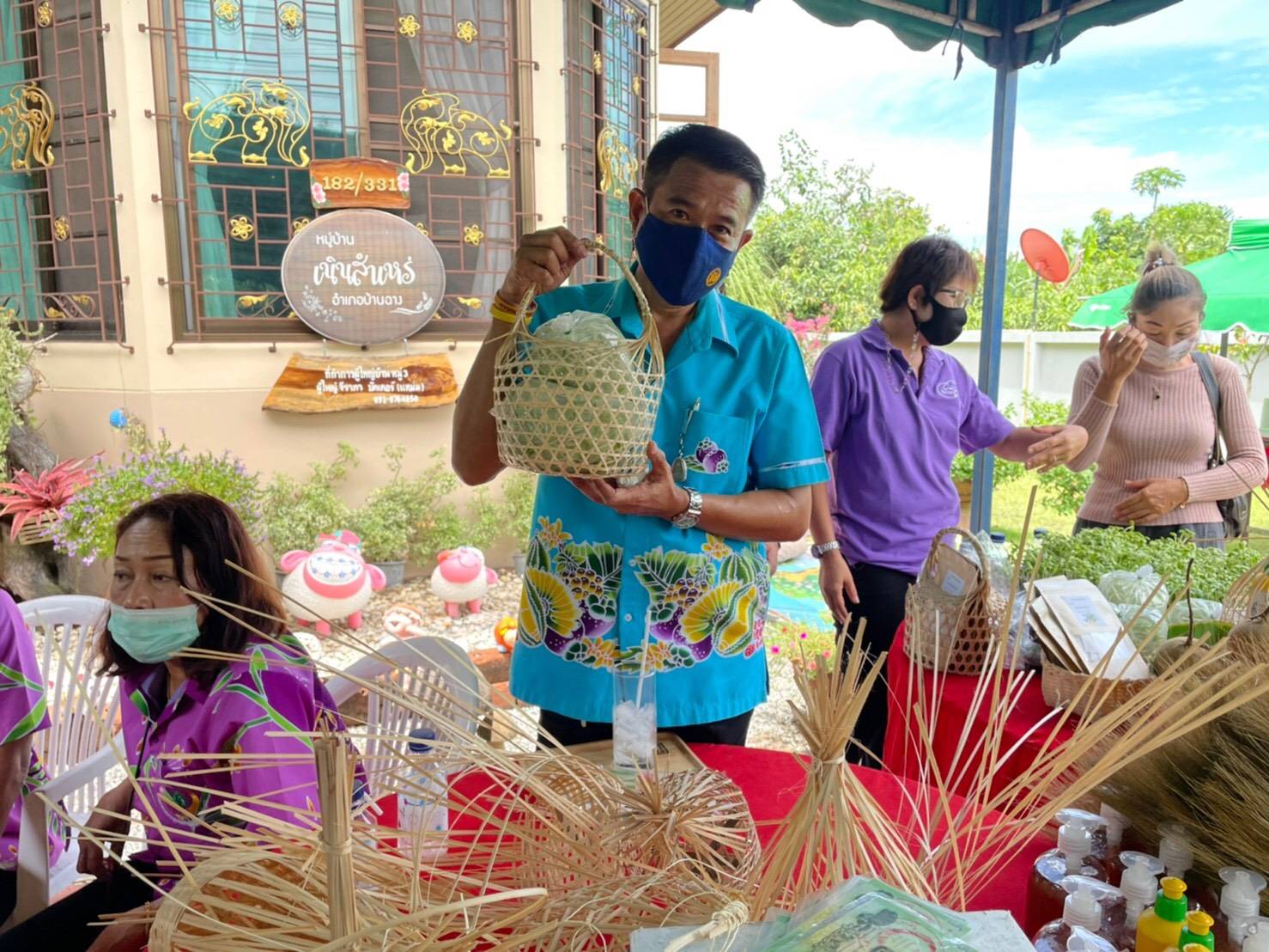 “พช.ระยอง” ขับเคลื่อนกิจกรรมการคัดสรรหมู่บ้านเศรษฐกิจพอเพียง “อยู่เย็น เป็นสุข” ดีเด่นระดับจังหวัด และกิจกรรมพัฒนาชุมชนดีเด่น ระดับจังหวัดประจำปี 2564