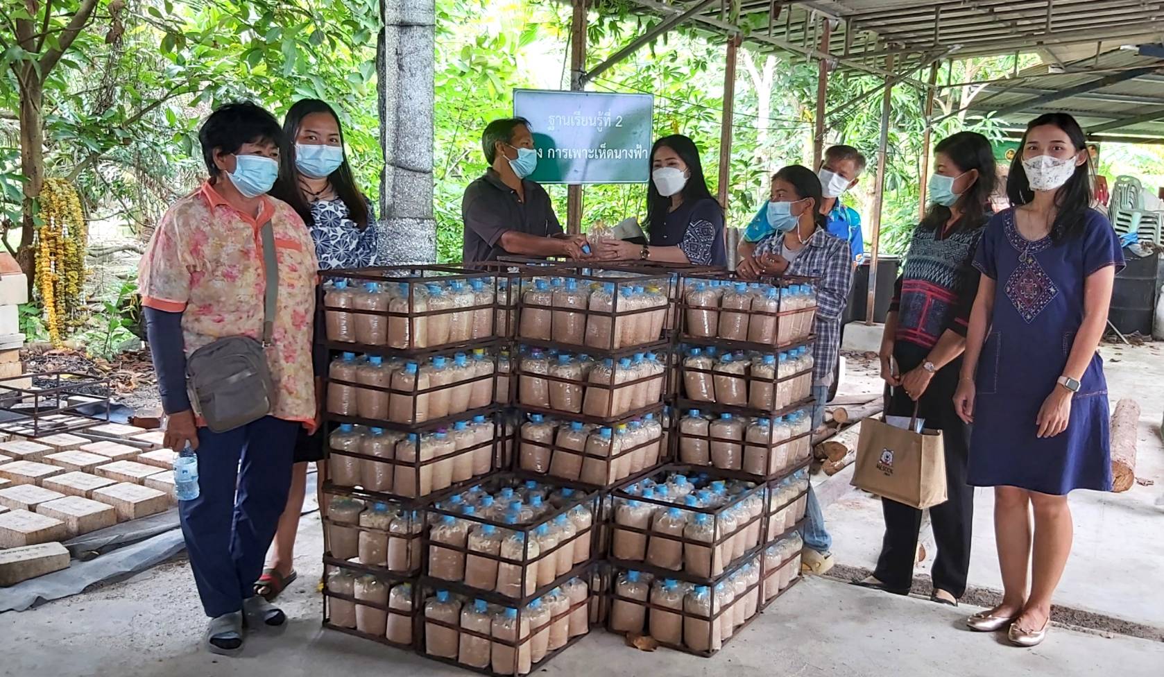 “พช.ระยอง” ติดตามสนับสนุนการพัฒนาผลิตภัณฑ์ OTOP โดยเครือข่ายองค์ความรู้ KBO จังหวัด