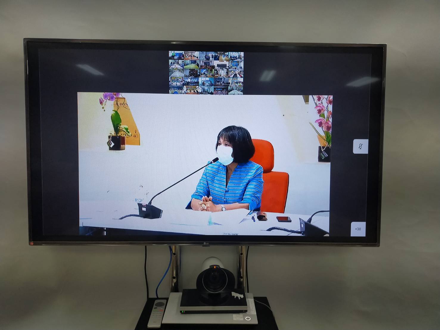 “พช .ระยอง”  ร่วมประชุมติดตามการดำเนินงานและการใช้จ่ายงบประมาณกองทุนพัฒนาบทบาทสตรี ประจำปีงบประมาณ พ.ศ. 2564  ผ่านระบบวีดิทัศน์ทางไกล (Video Conference) ครั้งที่ 5/2564