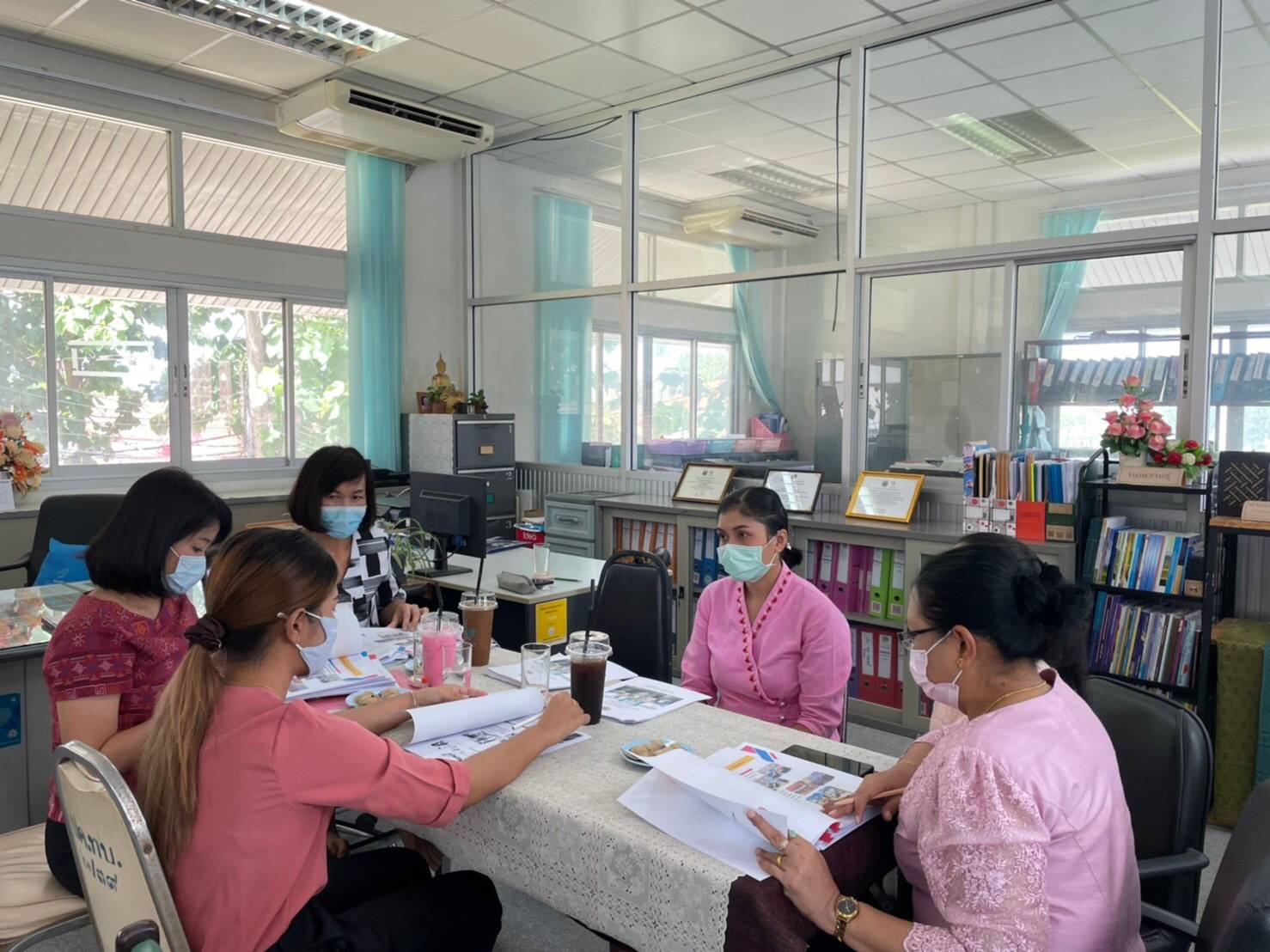 “พช.ระยอง” ติดตามประเมินผลการดำเนินโครงการพัฒนาชุมชนใสสะอาดและการดำเนินงานตามมาตรการปรับปรุงประสิทธิภาพการปฏิบัติราชการ ประจำปีงบประมาณ 2564