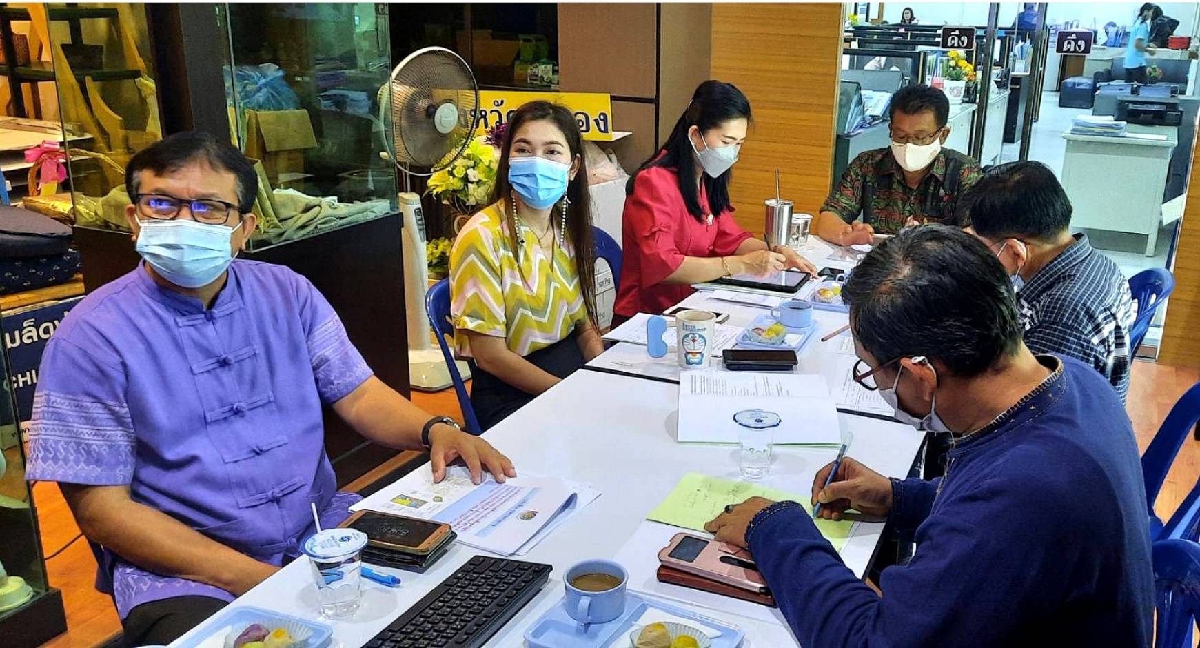 “พช.ระยอง” ร่วมประชุมเชิงปฏิบัติการตรวจติดตามผลการดำเนินงานของหน่วยรับตรวจรายไตรมาส ครั้งที่ 3/2564 ผ่านระบบห้องประชุมออนไลน์ (ระบบ Zoom) เขตตรวจราชการที่ 8 กลุ่มจังหวัดภาคตะวันออก 1 (ฉะเชิงเทรา ชลบุรี และระยอง)