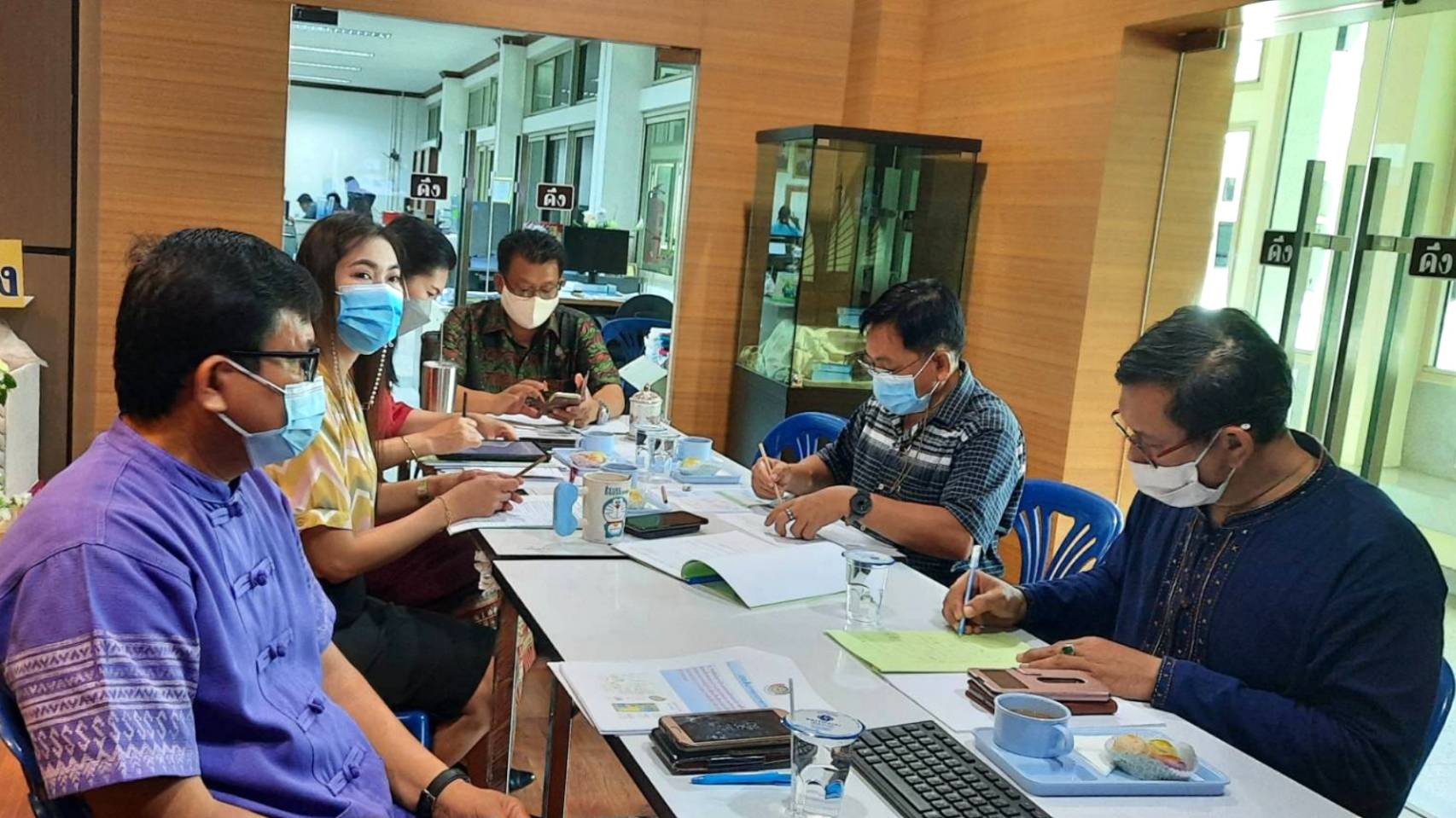 “พช.ระยอง” ร่วมประชุมเชิงปฏิบัติการตรวจติดตามผลการดำเนินงานของหน่วยรับตรวจรายไตรมาส ครั้งที่ 3/2564 ผ่านระบบห้องประชุมออนไลน์ (ระบบ Zoom) เขตตรวจราชการที่ 8 กลุ่มจังหวัดภาคตะวันออก 1 (ฉะเชิงเทรา ชลบุรี และระยอง)