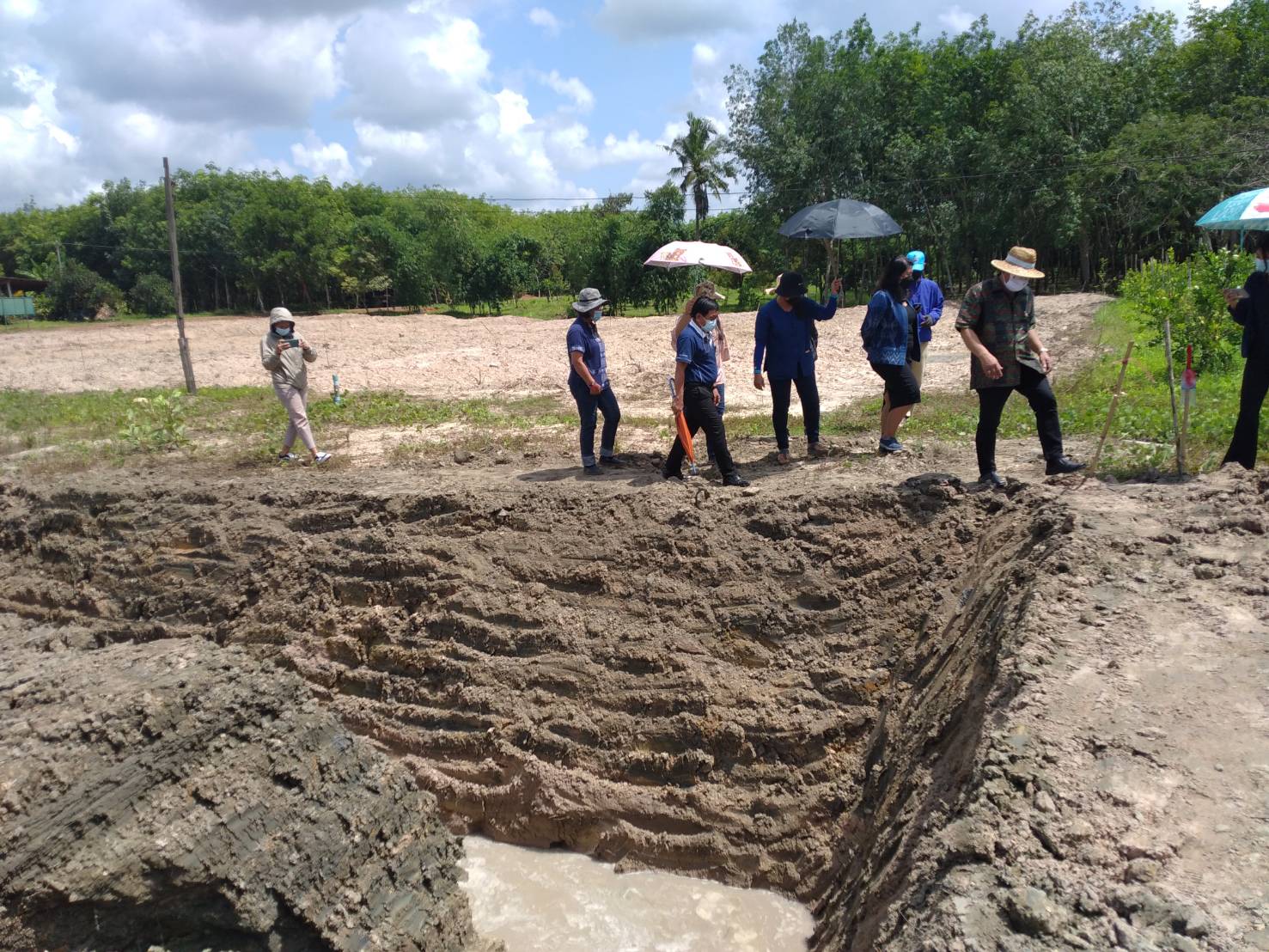 “พช.ระยอง” ติดตาม สนับสนุนการขับเคลื่อน “โครงการพัฒนาพื้นที่ต้นแบบทฤษฎีใหม่ประยุกต์สู่ โคก หนอง นา พช. “