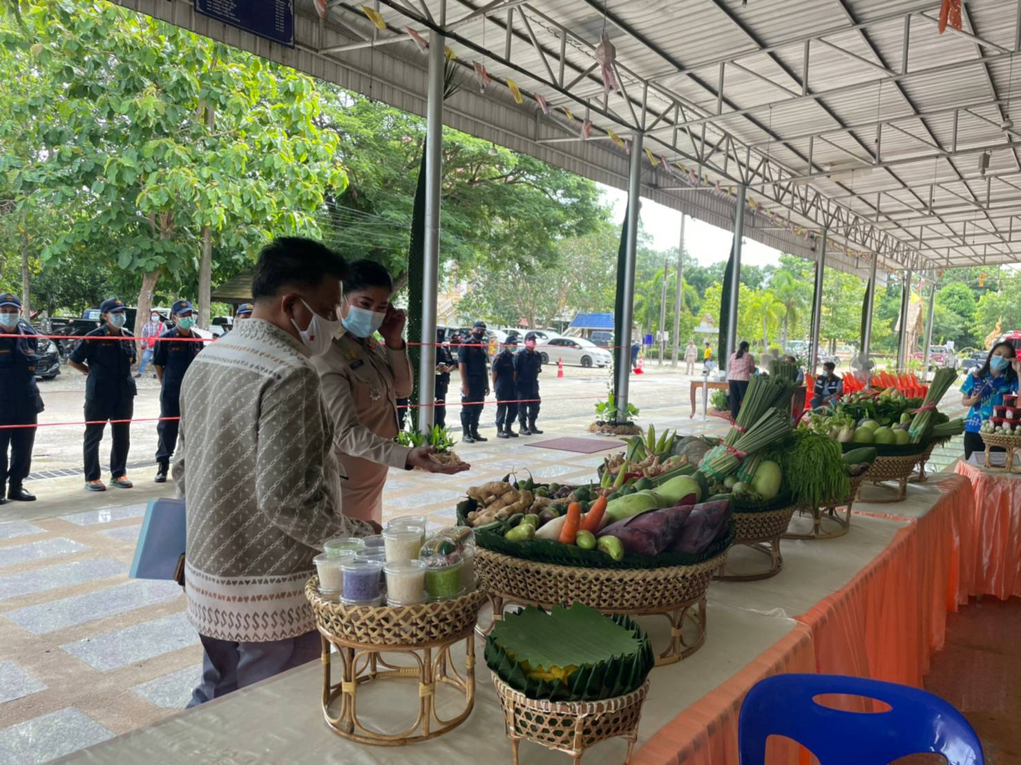 “พช.ระยอง” ขับเคลื่อนกิจกรรมการคัดสรรหมู่บ้านเศรษฐกิจพอเพียง “อยู่เย็น เป็นสุข” ดีเด่นระดับจังหวัด และกิจกรรมพัฒนาชุมชนดีเด่น ระดับจังหวัดประจำปี 2564