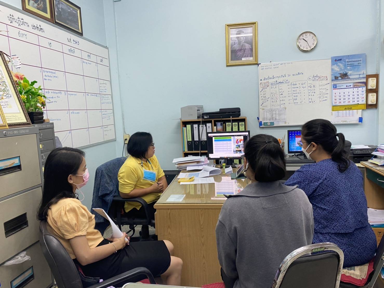 “พช.ระยอง”  ร่วมประชุมติดตามการดำเนินงานและการใช้จ่ายงบประมาณกองทุนพัฒนาบทบาทสตรี ประจำปีงบประมาณ พ.ศ. 2564  ผ่านระบบวีดิทัศน์ทางไกล (Video Conference) ครั้งที่ 6/2564