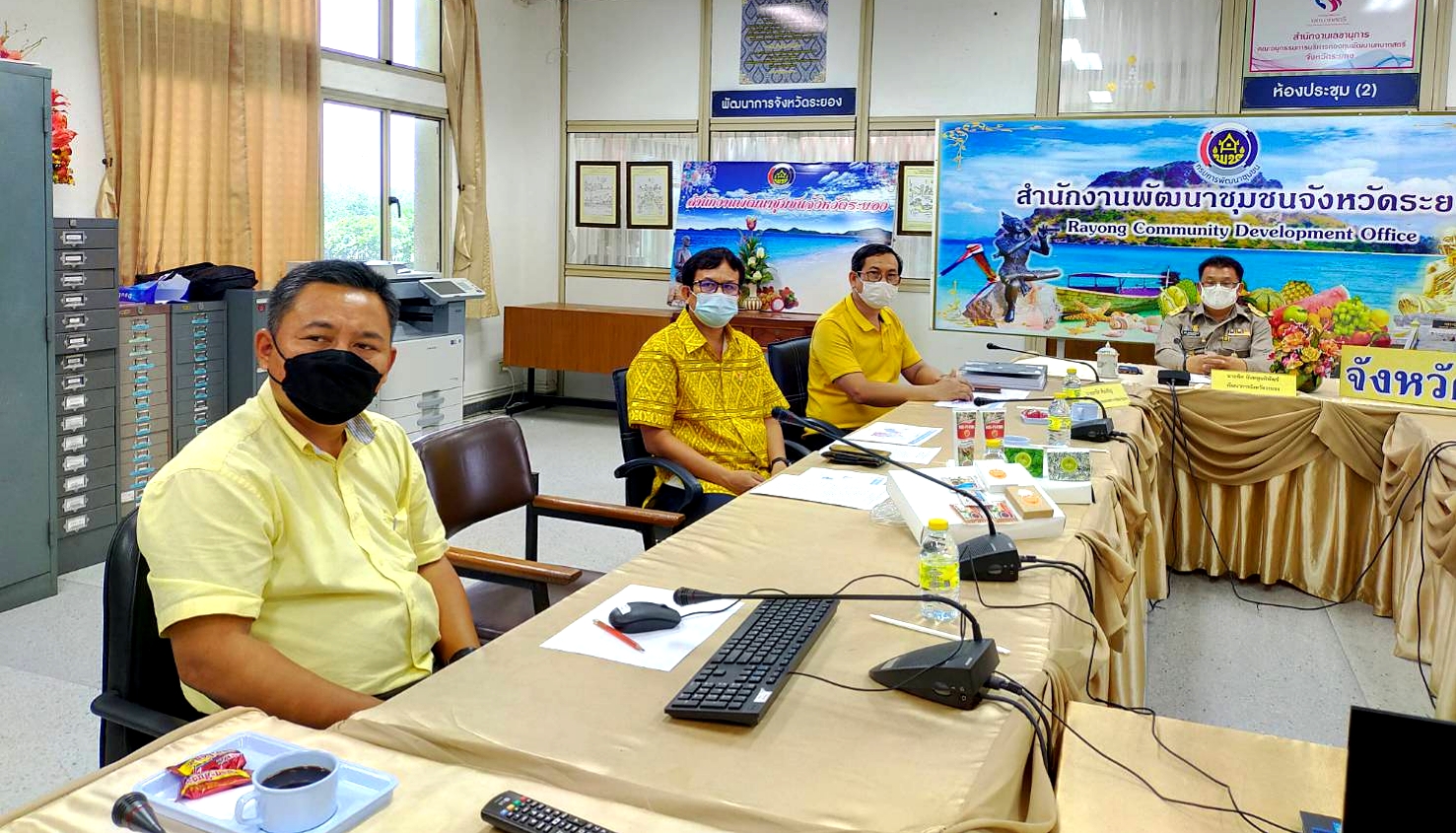 “พช.ระยอง”  ร่วมประชุมติดตามการขับเคลื่อนการดำเนินงานหมู่บ้านคชานุรักษ์ ภายใต้โครงการพัชรสุธาคชานุรักษ์  ผ่านระบบ Zoom  Meeting