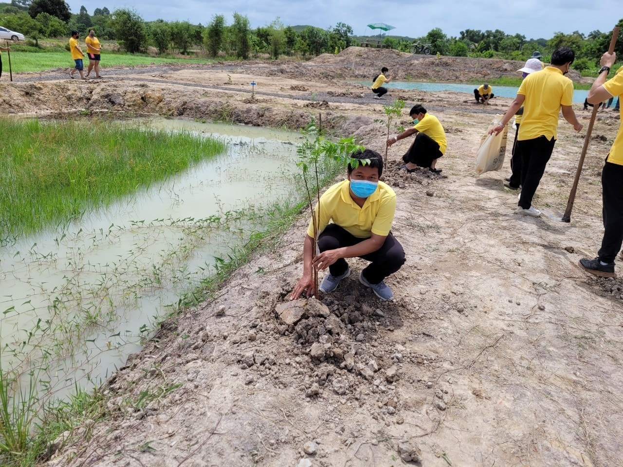 “พช.ระยอง” ร่วมขับเคลื่อนกิจกรรม “จิตอาสาพัฒนาชุมชนเอามื้อสามัคคี” เฉลิมพระเกียรติเนื่องในโอกาสมหามงคลเฉลิมพระชนมพรรษา พระบาทสมเด็จพระปรเมนทรรามาธิบดี ศรีสินทรมหาวชิราลงกรณ พระวชิรเกล้าเจ้าอยู่หัว