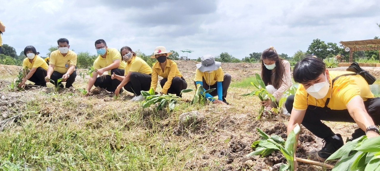 “พช.ระยอง” ร่วมขับเคลื่อนกิจกรรม “จิตอาสาพัฒนาชุมชนเอามื้อสามัคคี” เฉลิมพระเกียรติเนื่องในโอกาสมหามงคลเฉลิมพระชนมพรรษา พระบาทสมเด็จพระปรเมนทรรามาธิบดี ศรีสินทรมหาวชิราลงกรณ พระวชิรเกล้าเจ้าอยู่หัว