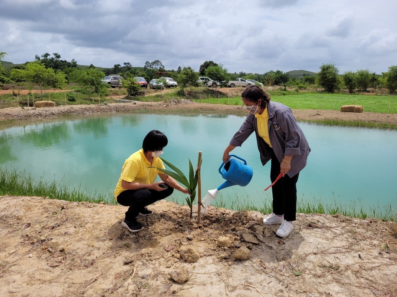 “พช.ระยอง” ร่วมขับเคลื่อนกิจกรรม “จิตอาสาพัฒนาชุมชนเอามื้อสามัคคี” เฉลิมพระเกียรติเนื่องในโอกาสมหามงคลเฉลิมพระชนมพรรษา พระบาทสมเด็จพระปรเมนทรรามาธิบดี ศรีสินทรมหาวชิราลงกรณ พระวชิรเกล้าเจ้าอยู่หัว