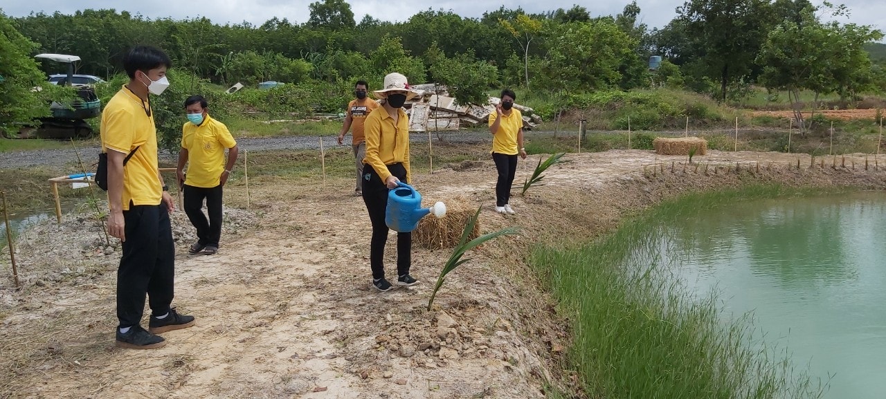 “พช.ระยอง” ร่วมขับเคลื่อนกิจกรรม “จิตอาสาพัฒนาชุมชนเอามื้อสามัคคี” เฉลิมพระเกียรติเนื่องในโอกาสมหามงคลเฉลิมพระชนมพรรษา พระบาทสมเด็จพระปรเมนทรรามาธิบดี ศรีสินทรมหาวชิราลงกรณ พระวชิรเกล้าเจ้าอยู่หัว