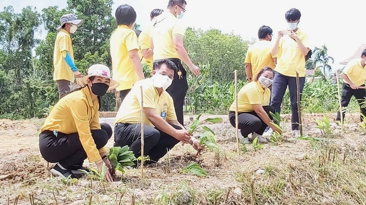 “พช.ระยอง” ร่วมขับเคลื่อนกิจกรรม “จิตอาสาพัฒนาชุมชนเอามื้อสามัคคี” เฉลิมพระเกียรติเนื่องในโอกาสมหามงคลเฉลิมพระชนมพรรษา พระบาทสมเด็จพระปรเมนทรรามาธิบดี ศรีสินทรมหาวชิราลงกรณ พระวชิรเกล้าเจ้าอยู่หัว