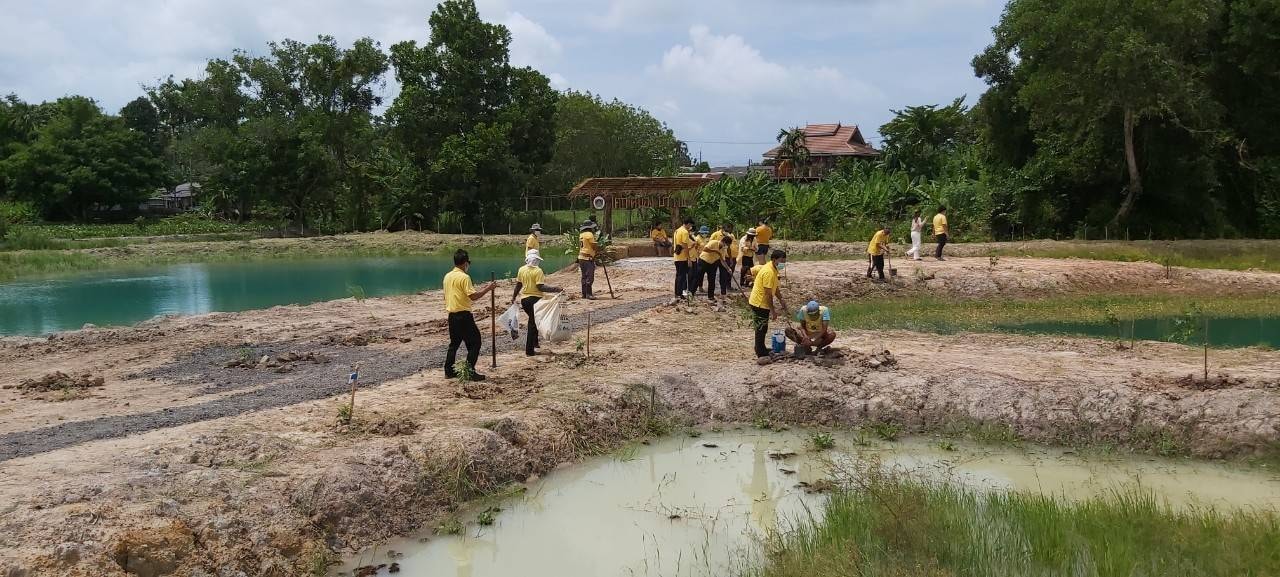 “พช.ระยอง” ร่วมขับเคลื่อนกิจกรรม “จิตอาสาพัฒนาชุมชนเอามื้อสามัคคี” เฉลิมพระเกียรติเนื่องในโอกาสมหามงคลเฉลิมพระชนมพรรษา พระบาทสมเด็จพระปรเมนทรรามาธิบดี ศรีสินทรมหาวชิราลงกรณ พระวชิรเกล้าเจ้าอยู่หัว