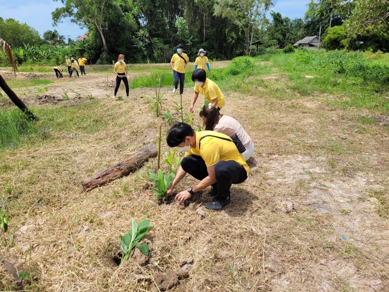 “พช.ระยอง” ร่วมขับเคลื่อนกิจกรรม “จิตอาสาพัฒนาชุมชนเอามื้อสามัคคี” เฉลิมพระเกียรติเนื่องในโอกาสมหามงคลเฉลิมพระชนมพรรษา พระบาทสมเด็จพระปรเมนทรรามาธิบดี ศรีสินทรมหาวชิราลงกรณ พระวชิรเกล้าเจ้าอยู่หัว