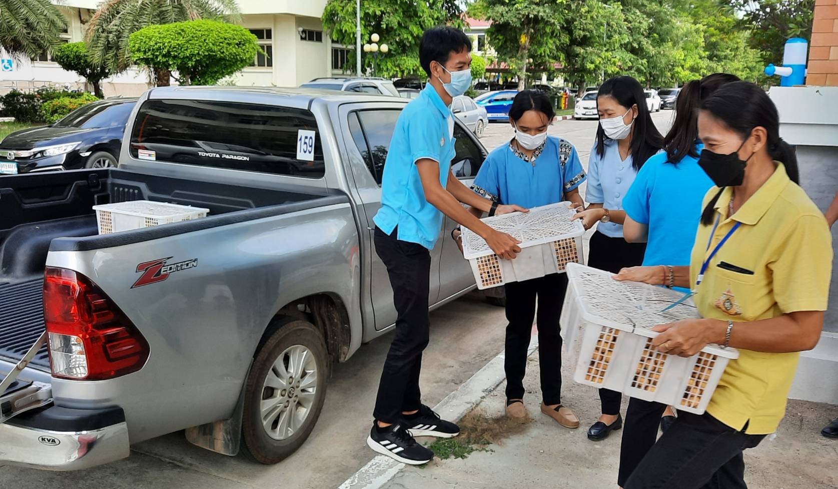 “พช.ระยอง”  ร่วมกิจกรรม “เปลี่ยนขวดพลาสติก PET เป็นลำไย มอบให้ผู้ยากไร้ในจังหวัดระยอง”