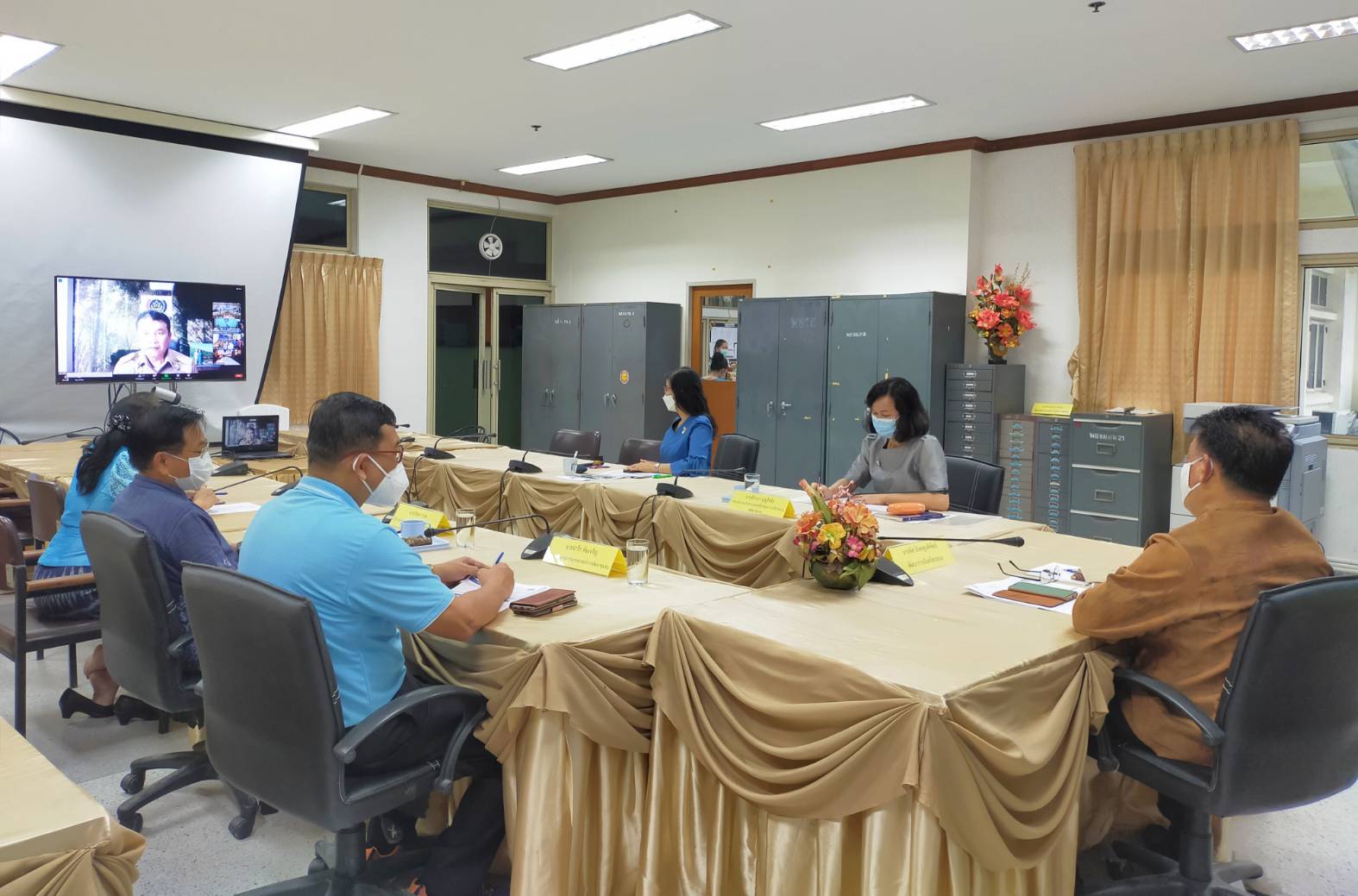 “พช.ระยอง”  ร่วมประชุมกรมการพัฒนาชุมชน ครั้งที่ 8/2564 ผ่านระบบวีดีทัศน์ทางไกล (Zoom Cloud Meeting)