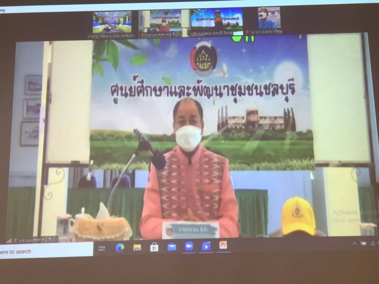 “พช.ระยอง” เข้าร่วมการคัดเลือกการจัดทำสารสนเทศตำบลต้นแบบเพื่อพัฒนาคุณภาพชีวิต ระดับเขตตรวจราชการ ประจำปี 2564 ผ่านระบบออนไลน์ (Zoom Cloud Meeting)