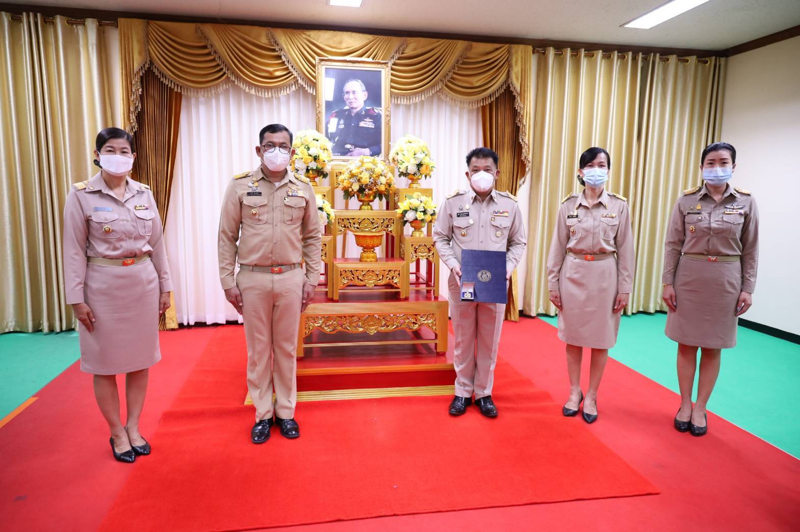 “พช. ระยอง”  รับมอบเครื่องหมาย “รักษาดินแดนยิ่งชีพ” เชิดชูเกียรติผู้ประกอบคุณงามความดีต่อประเทศชาติ