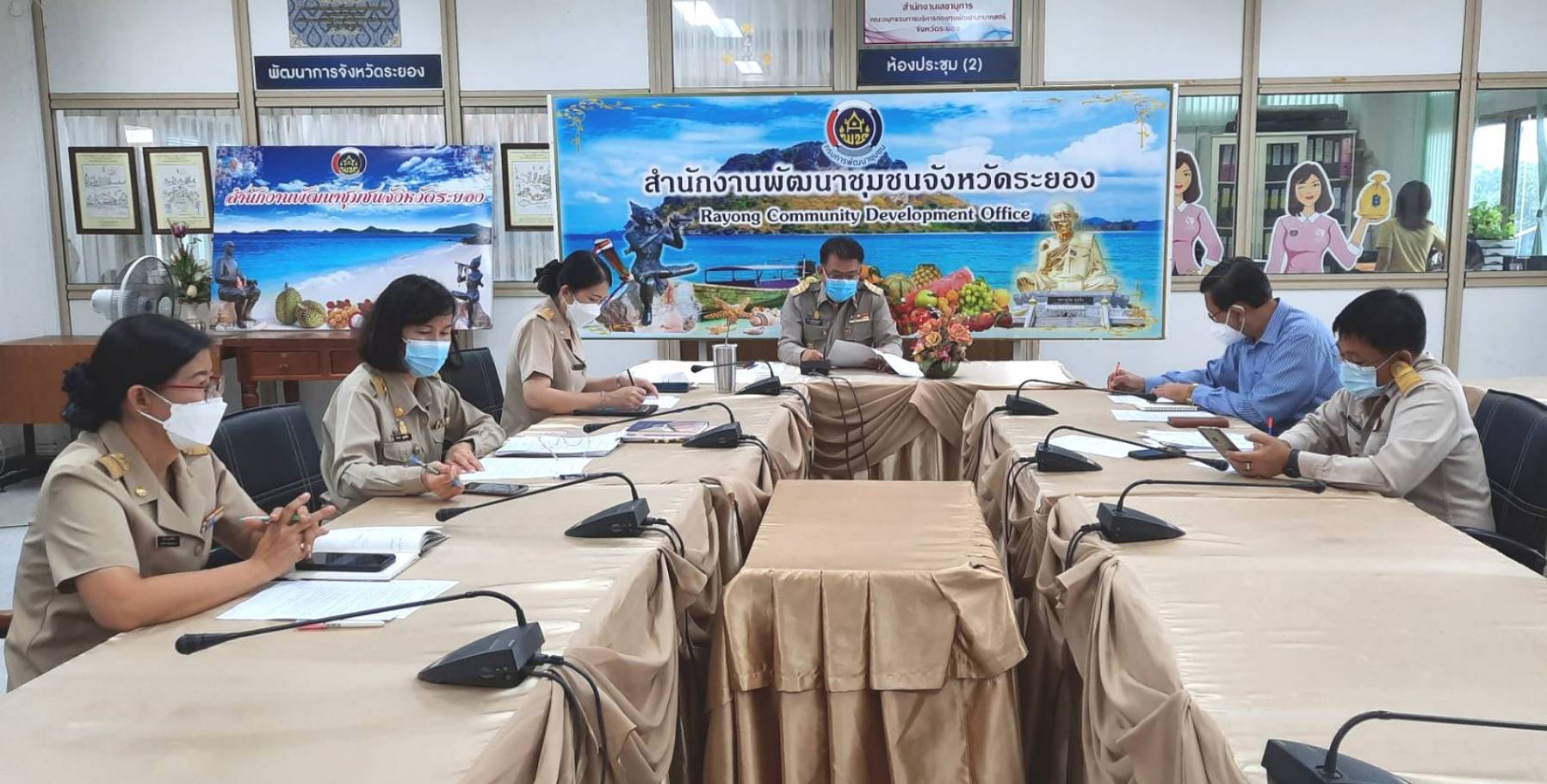“พช.ระยอง” ประชุม Morning brief ขับเคลื่อนภารกิจสำคัญเร่งด่วน  ภายใต้สถานการณ์ COVID-19